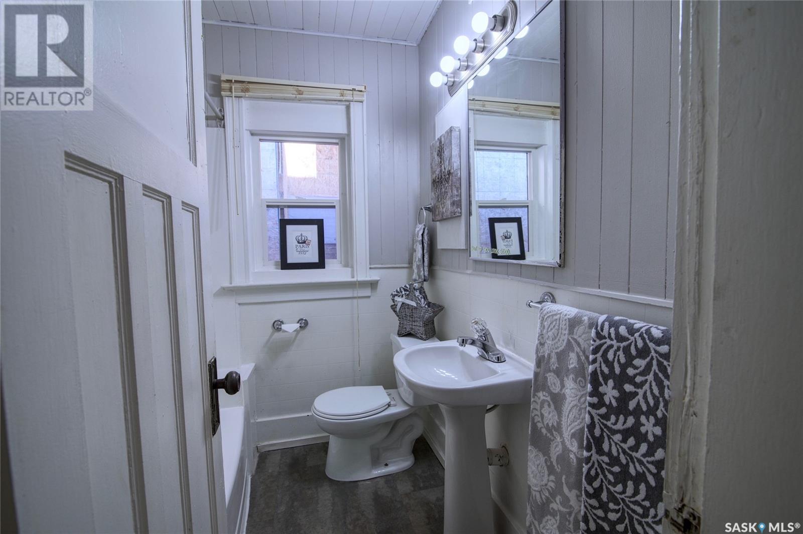 3235 Dewdney Avenue Property Photo 8