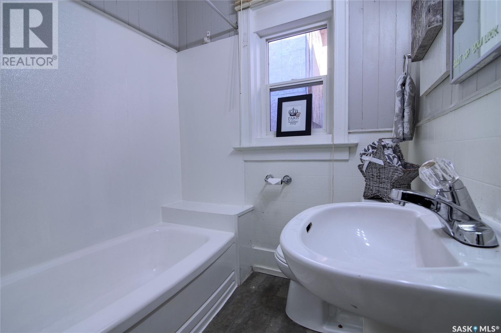 3235 Dewdney Avenue Property Photo 9