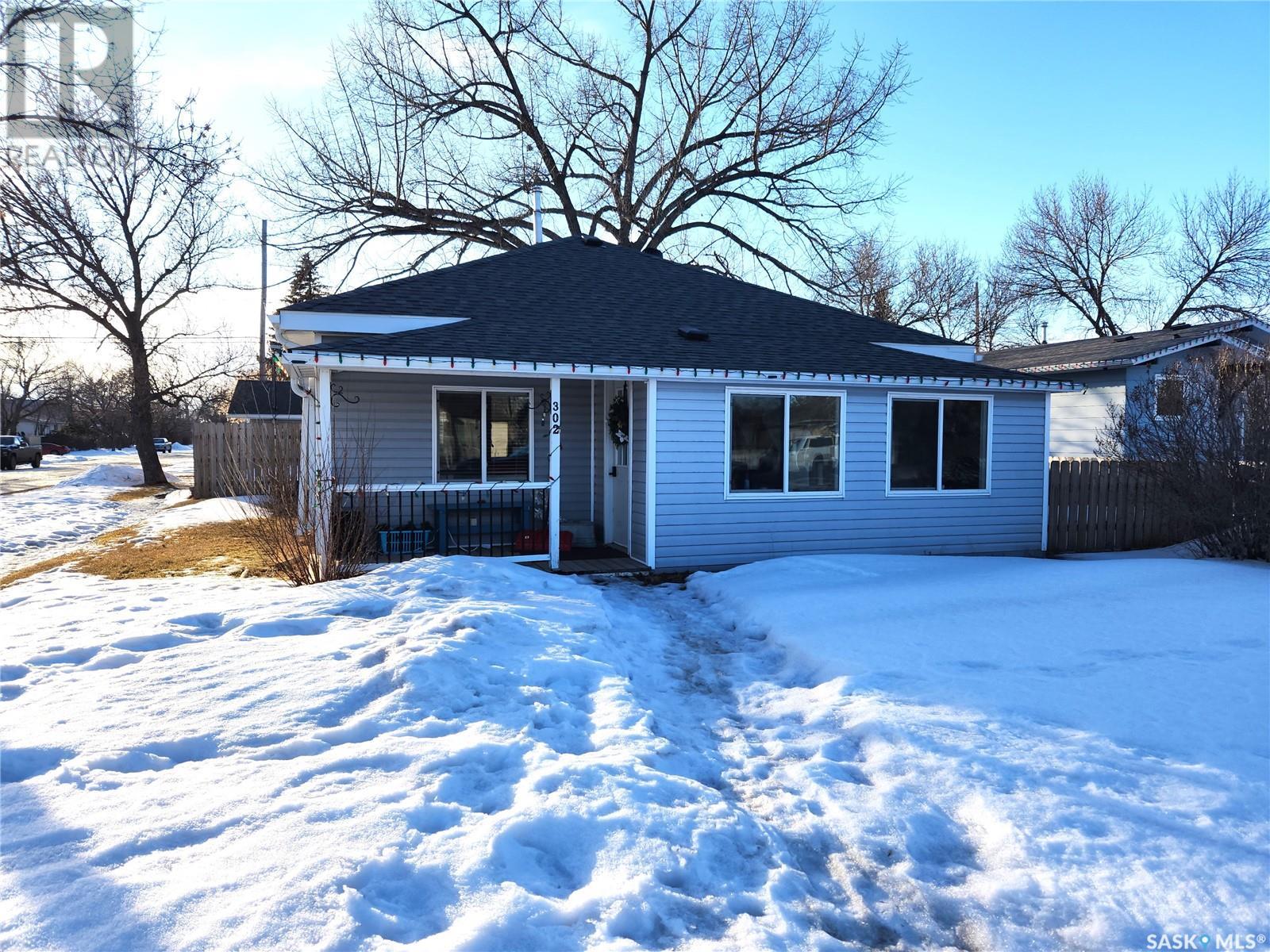 302 Main Street Property Photo
