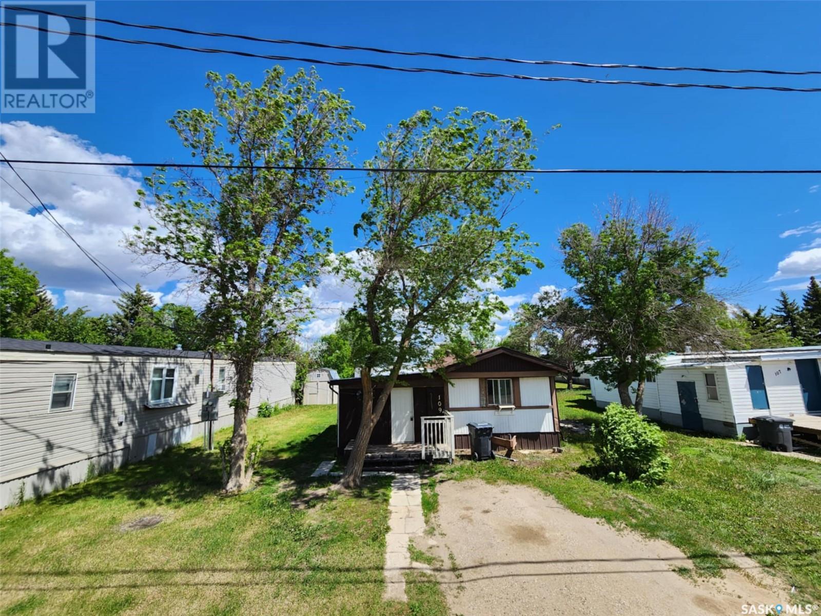 109 Larch Street Property Photo 1