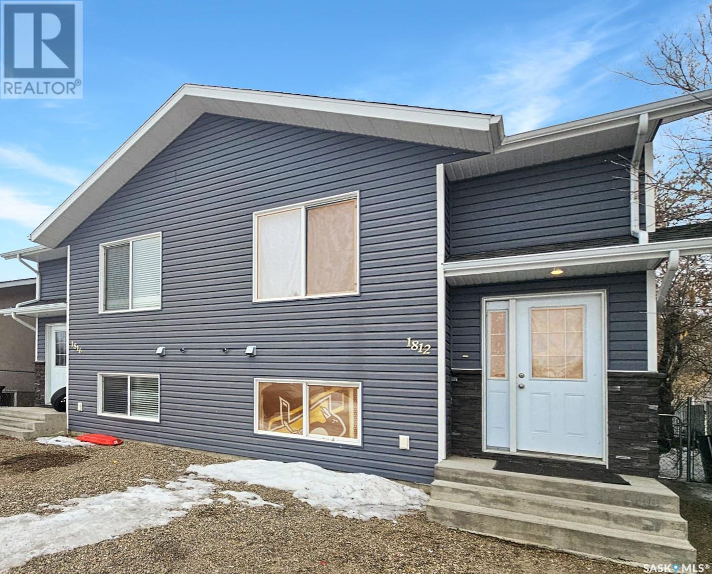 1812-1816 16th Street W Property Photo 2