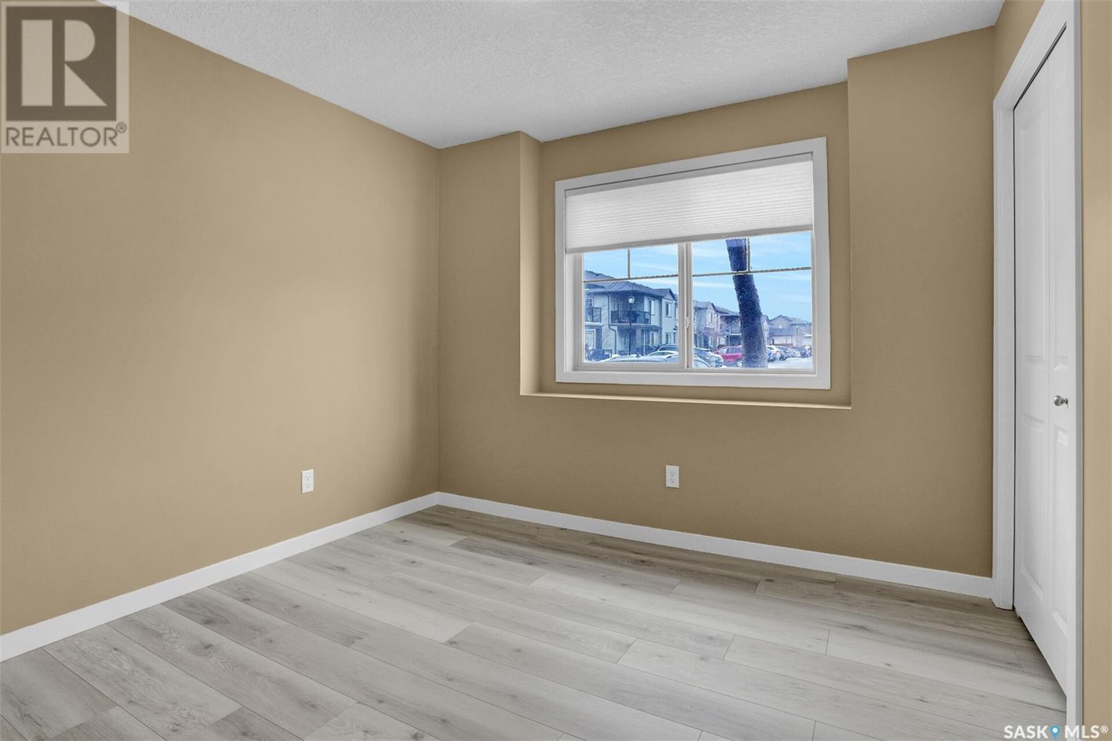 69 5537 Blake Crescent Property Photo 5