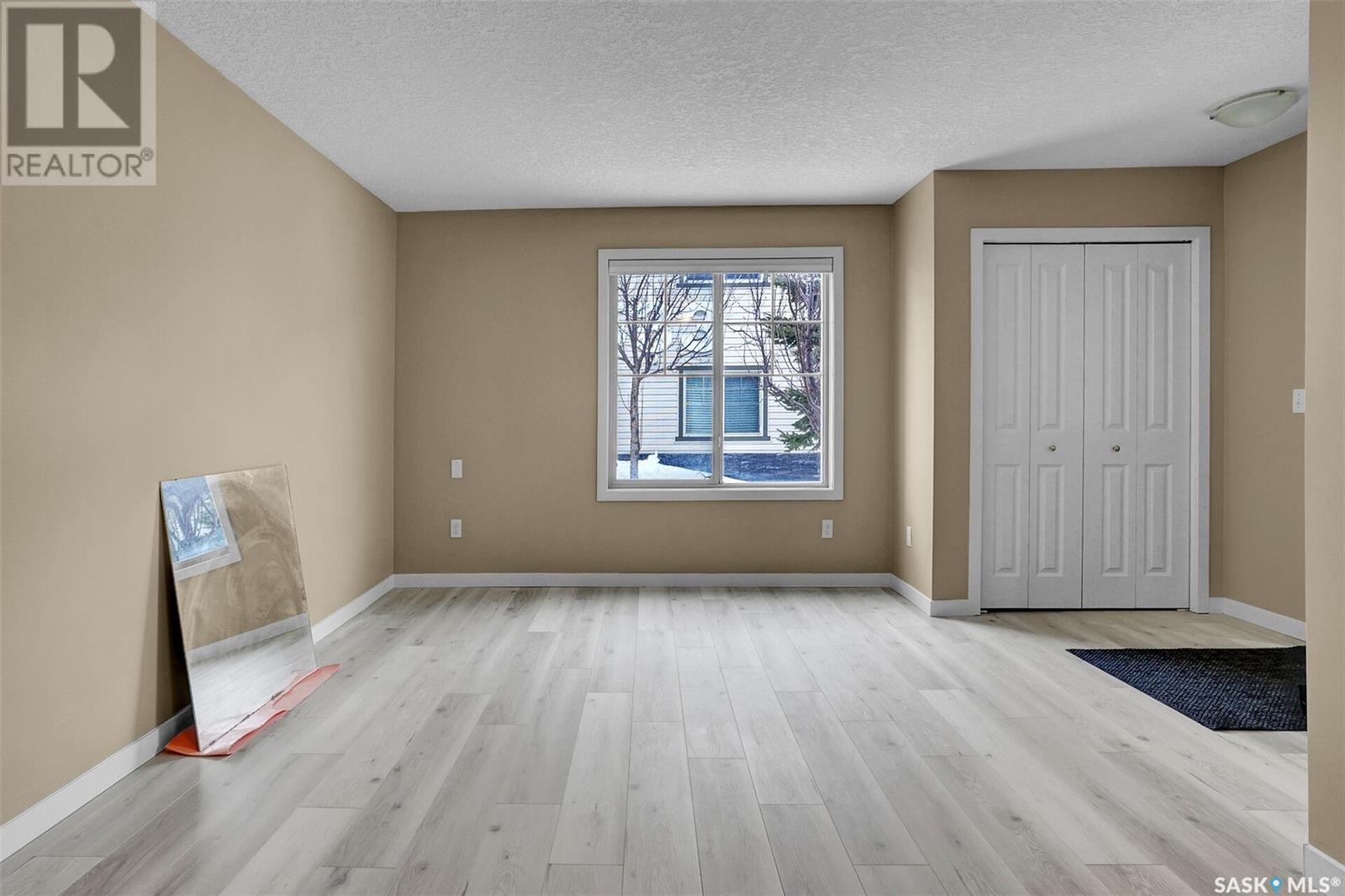 69 5537 Blake Crescent Property Photo 6