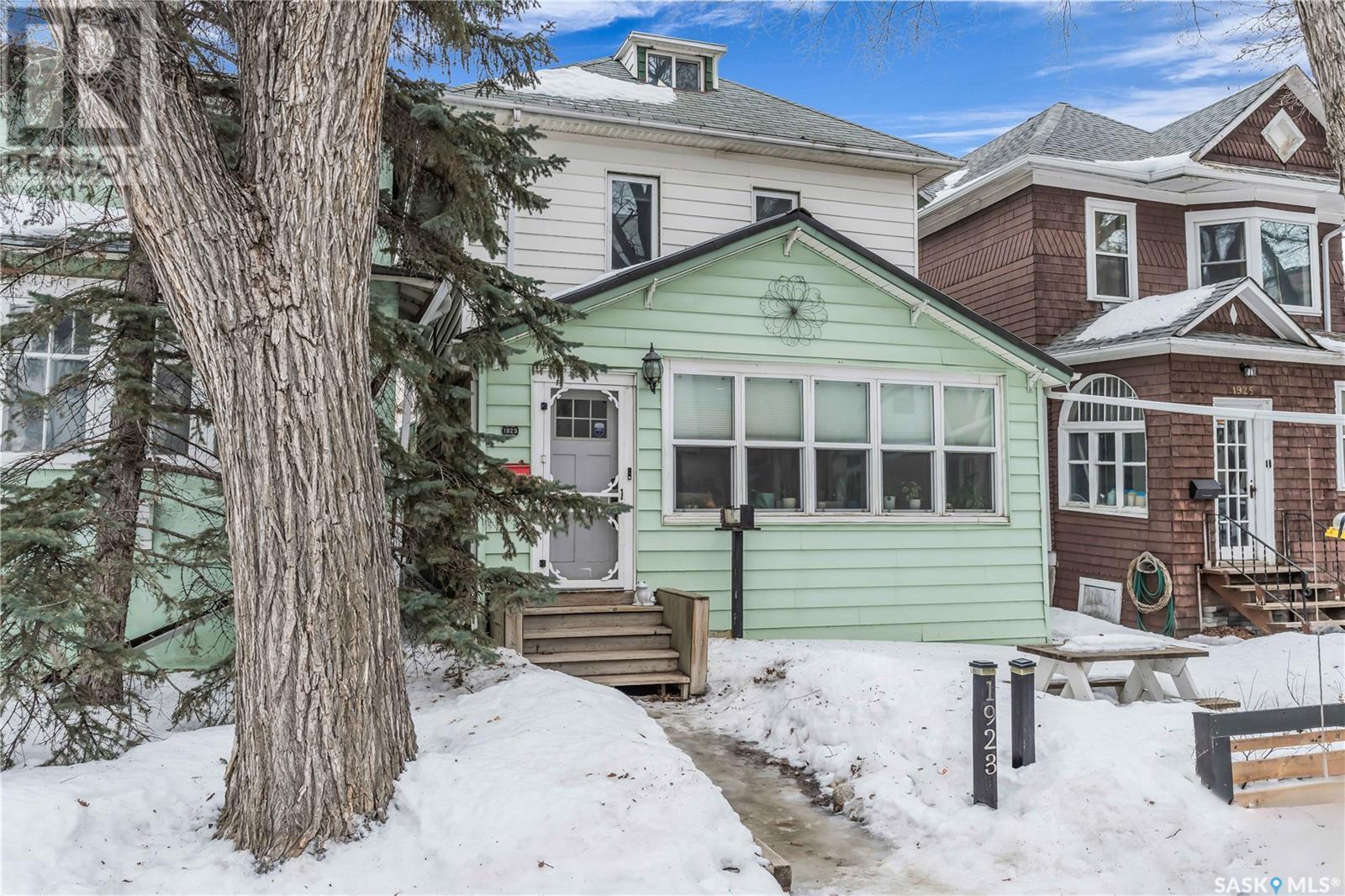 1923 Rae Street Property Photo 1