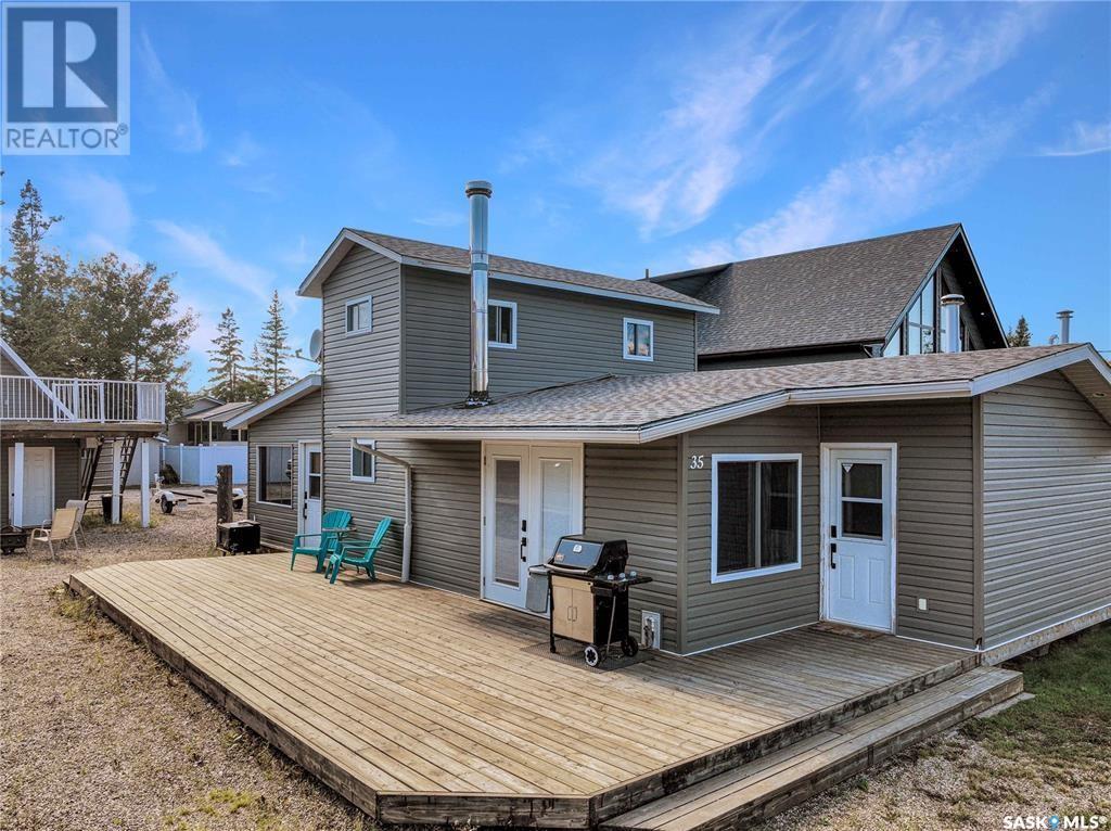35 Lakeview Drive Property Photo
