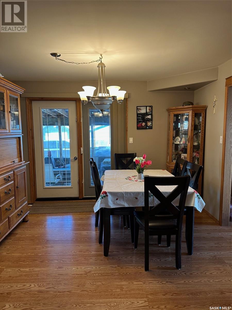 238 Young Street Property Photo 6