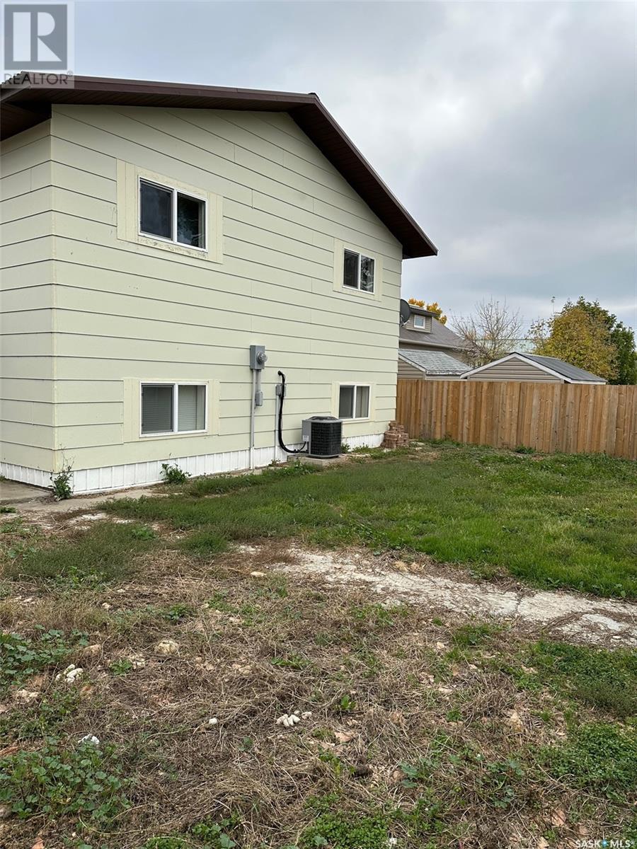 238 Young Street Property Photo 31