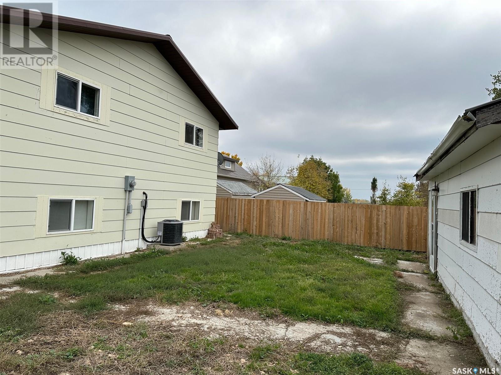 238 Young Street Property Photo 32
