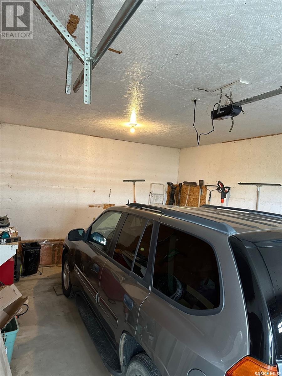 238 Young Street Property Photo 34