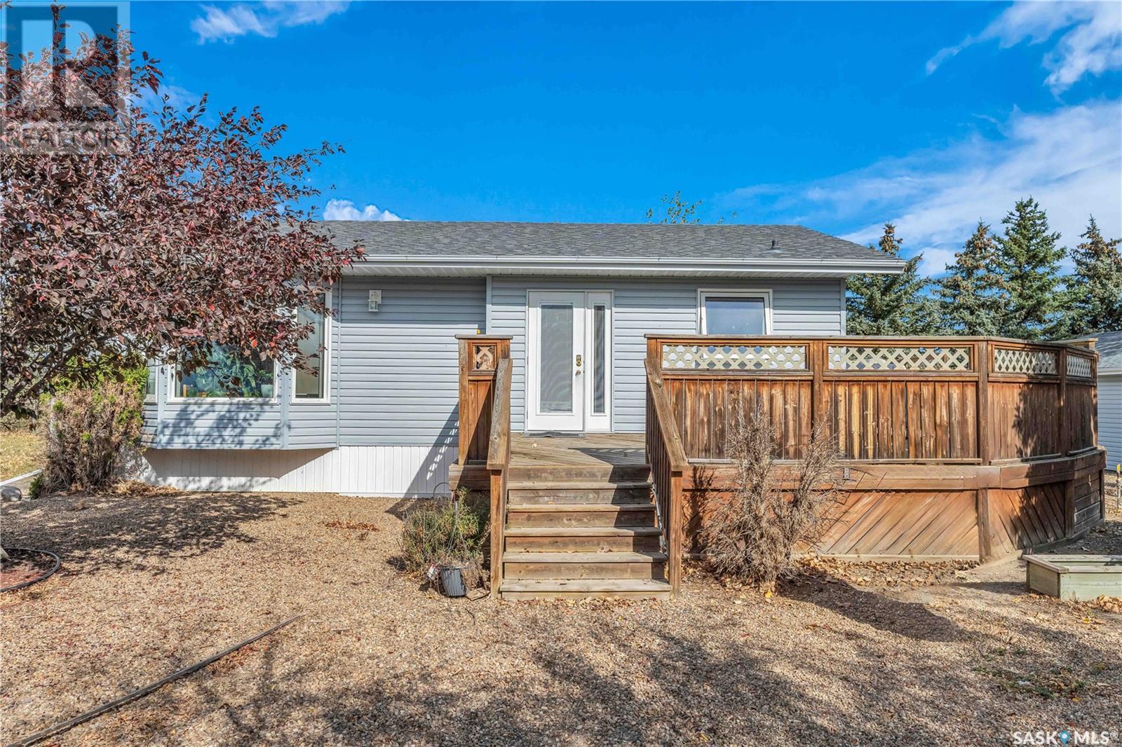 901 Connaught Avenue Property Photo 3