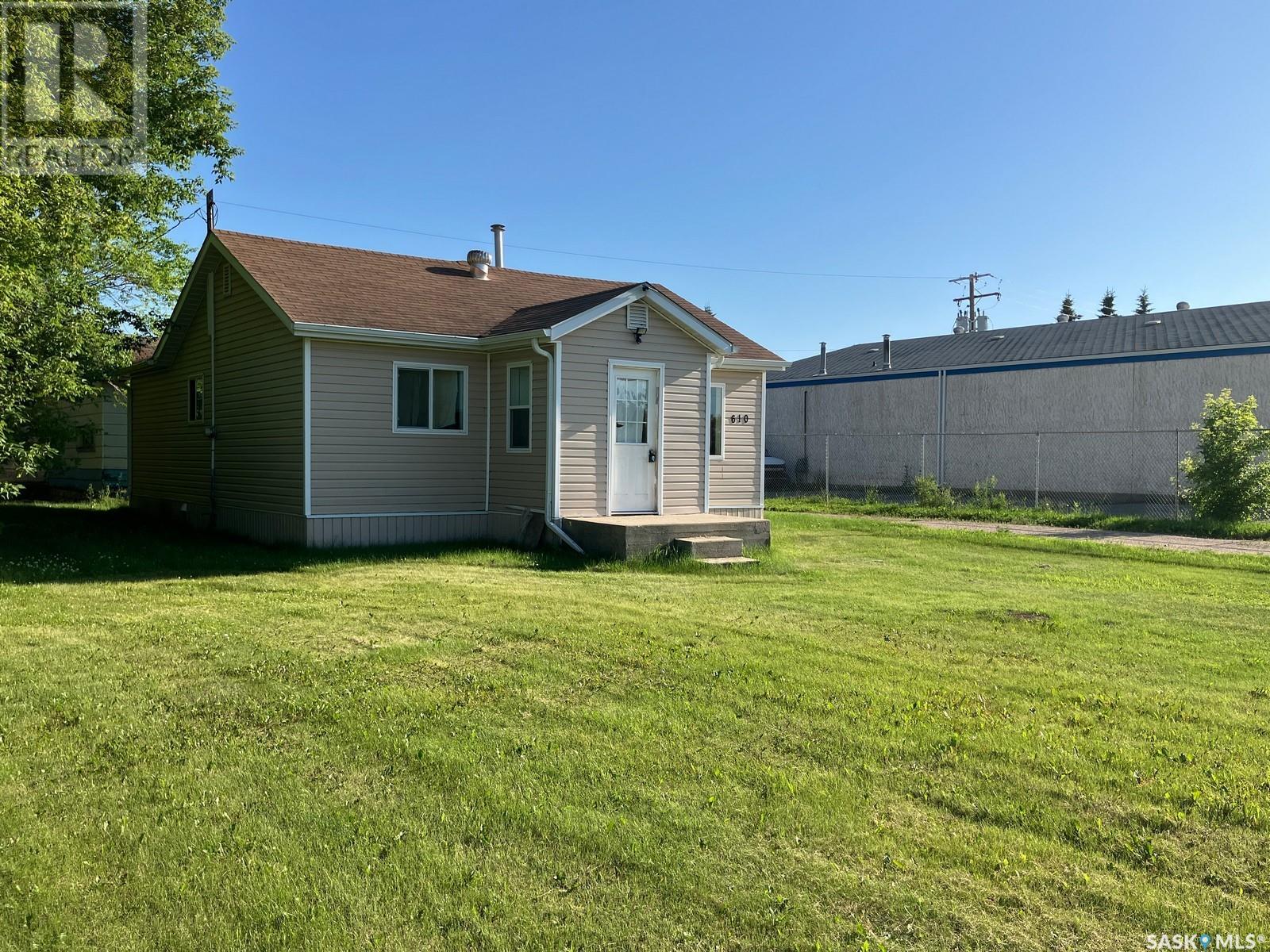 610 Nipawin Road E Property Photo 1