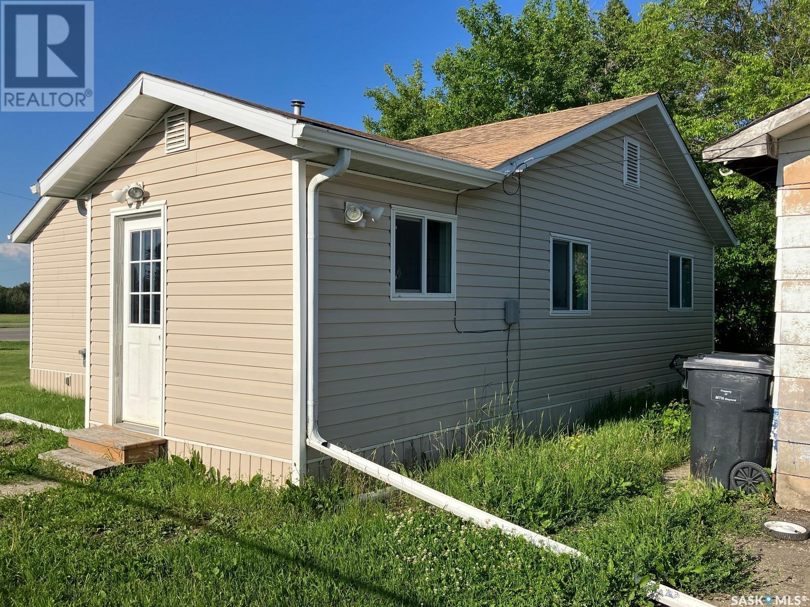 610 Nipawin Road E Property Photo 4