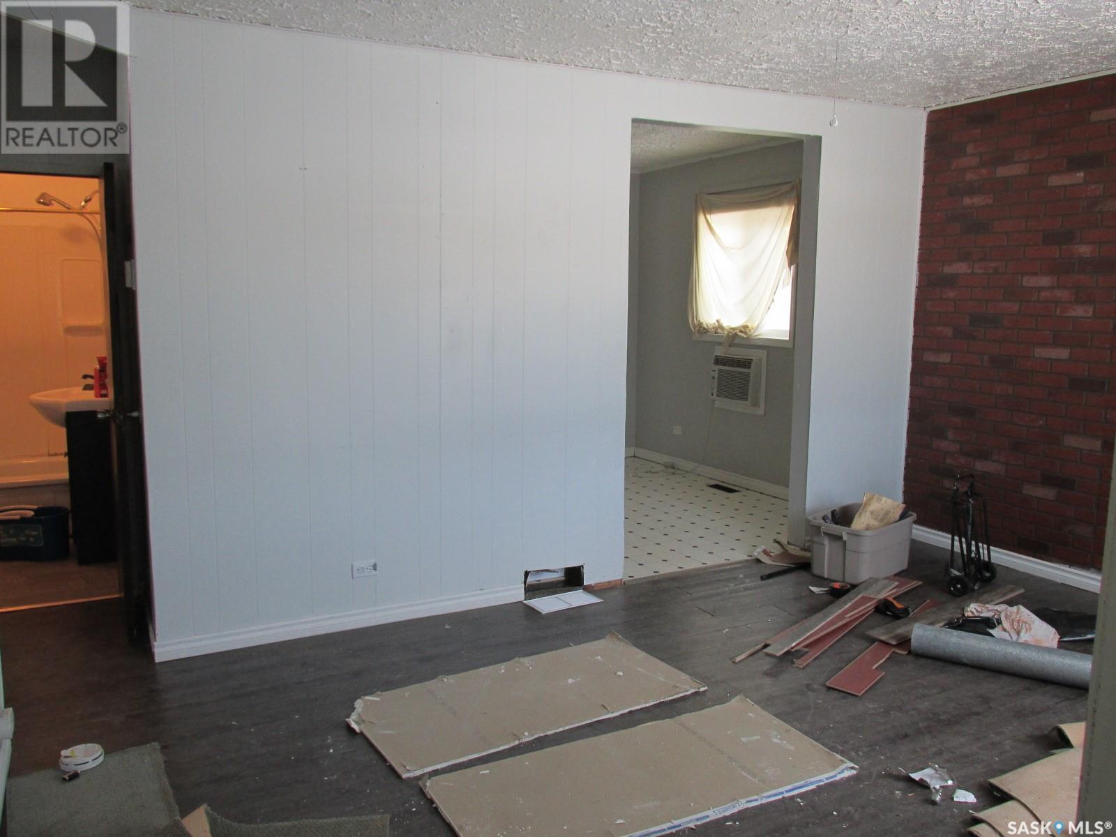 610 Nipawin Road E Property Photo 8
