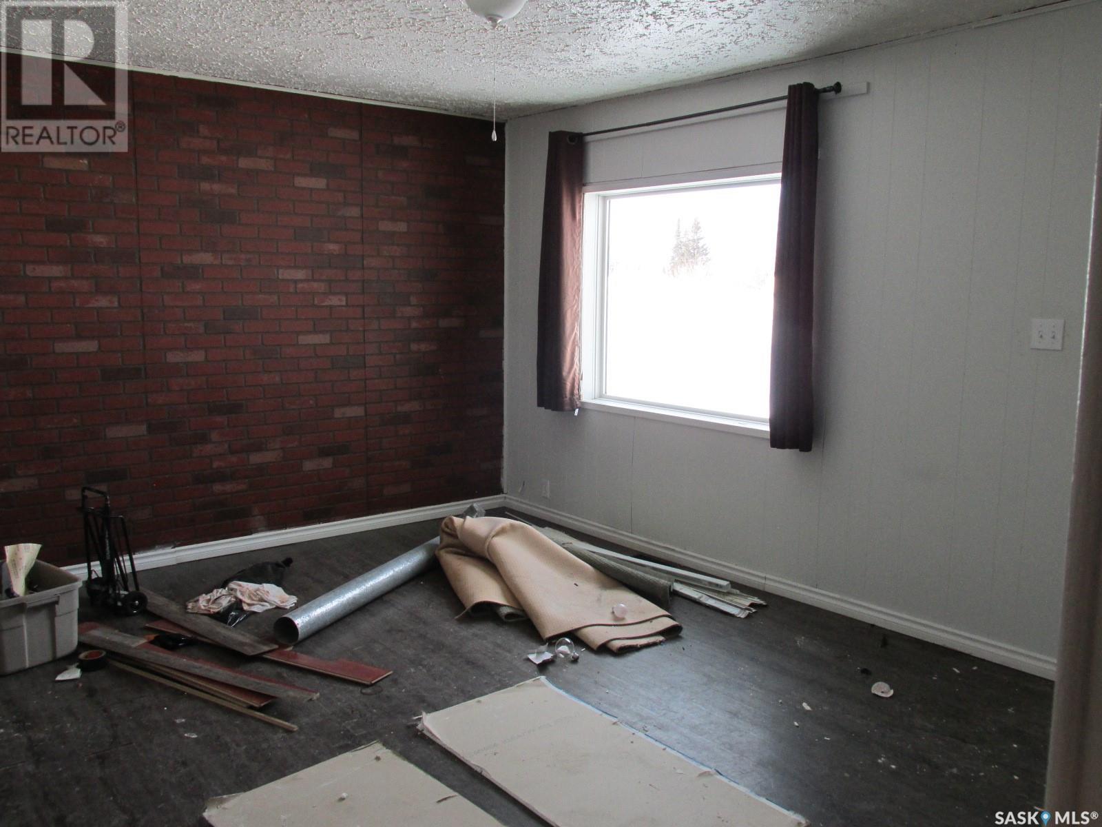 610 Nipawin Road E Property Photo 9