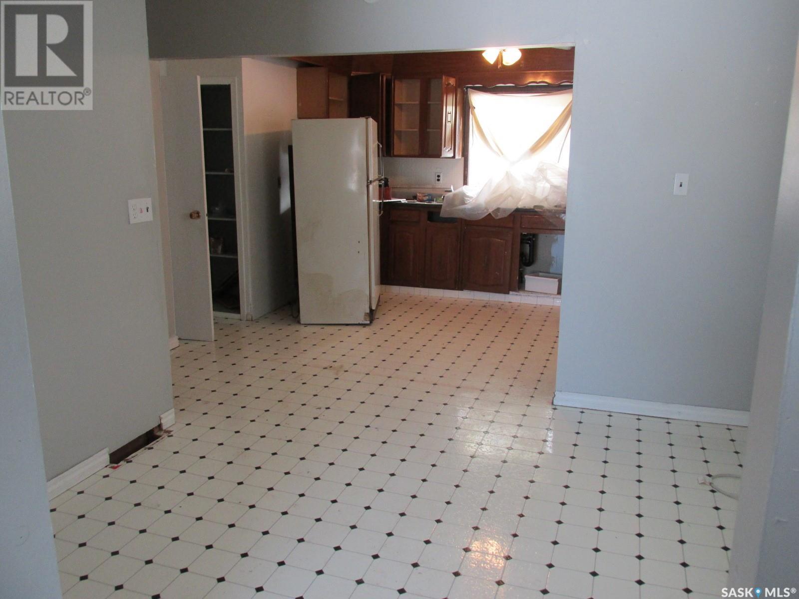 610 Nipawin Road E Property Photo 11
