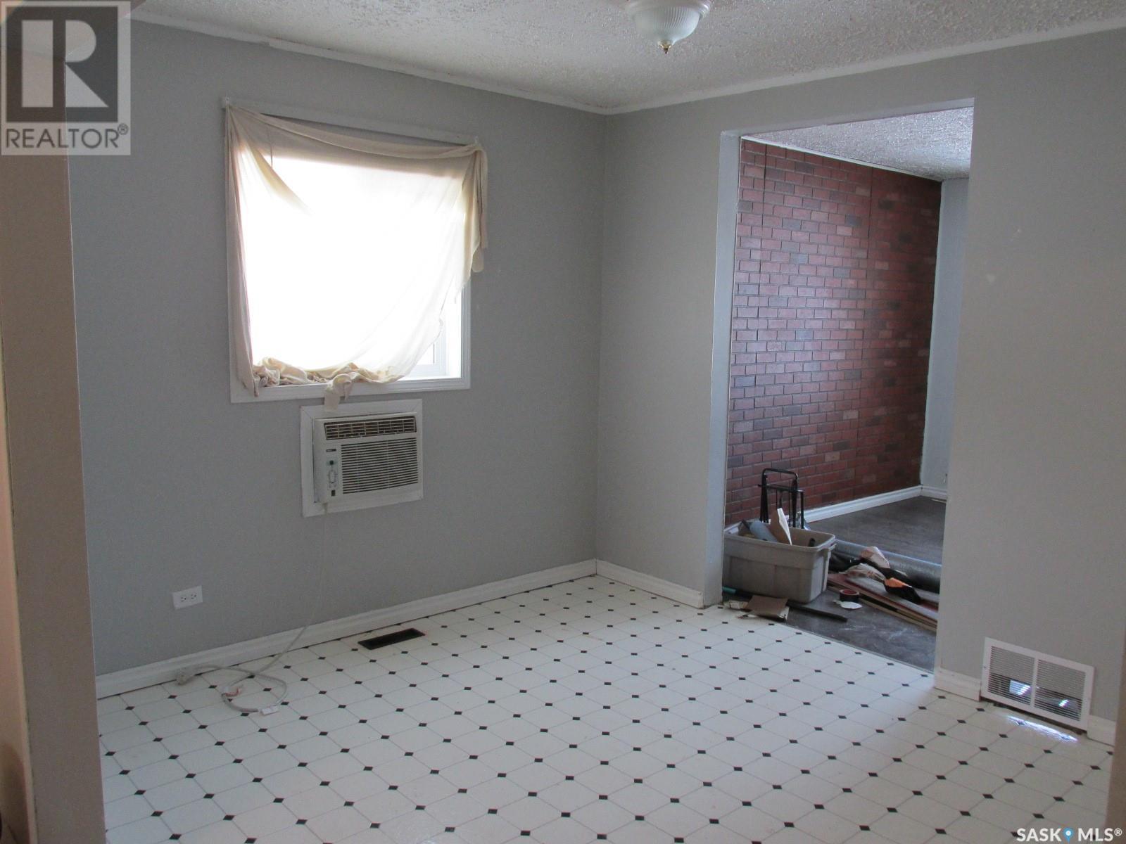 610 Nipawin Road E Property Photo 12