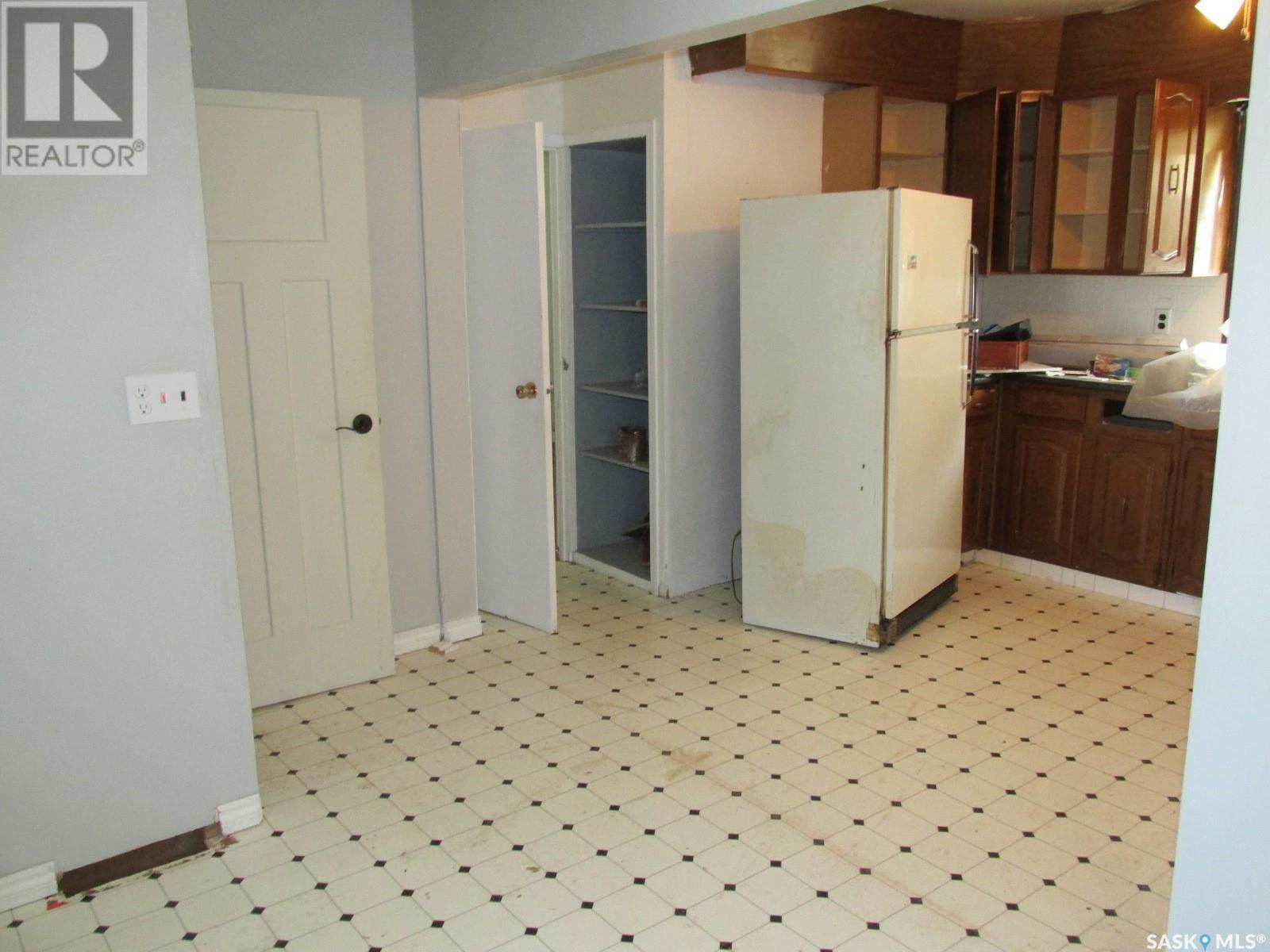 610 Nipawin Road E Property Photo 13