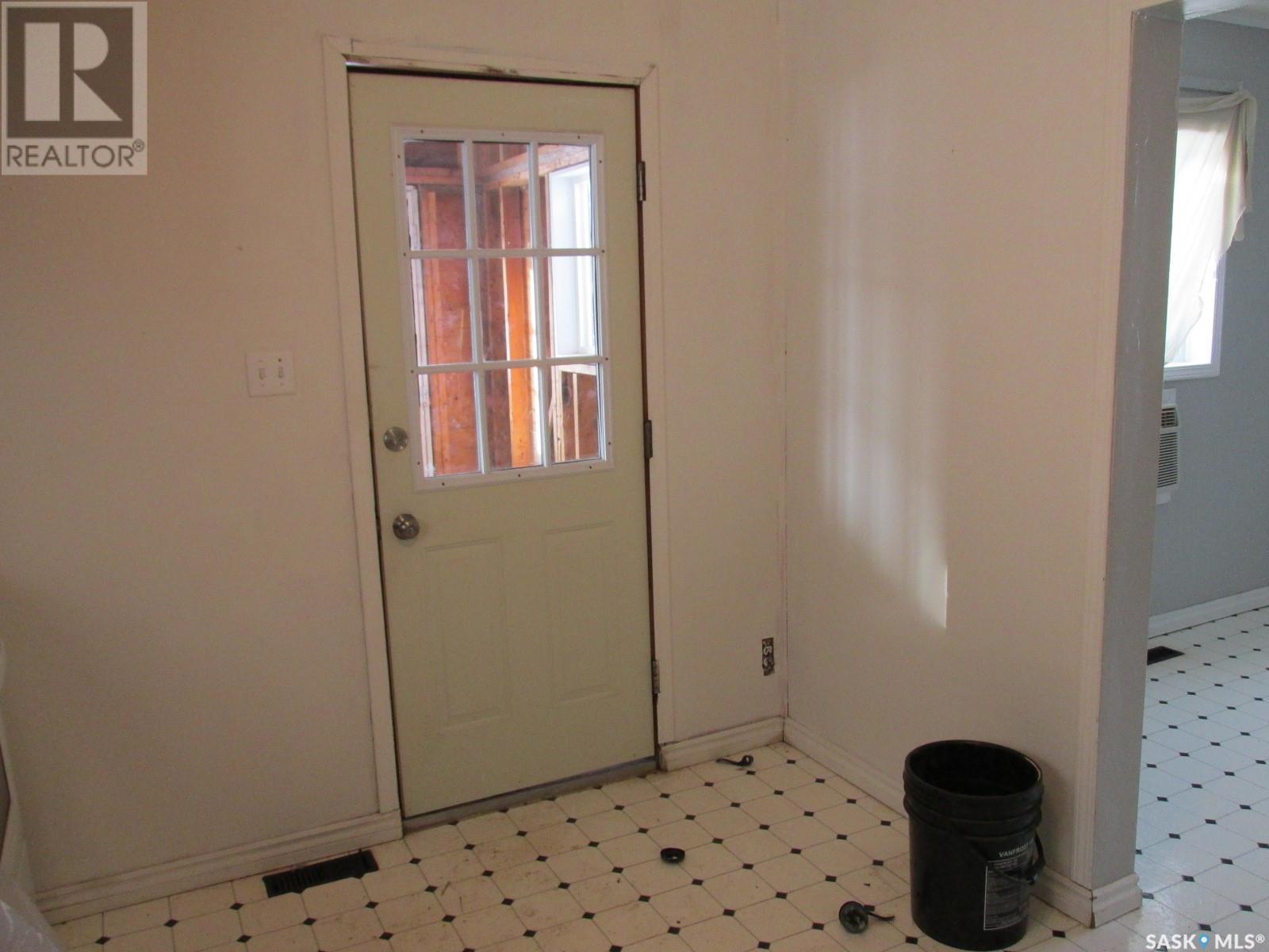610 Nipawin Road E Property Photo 16