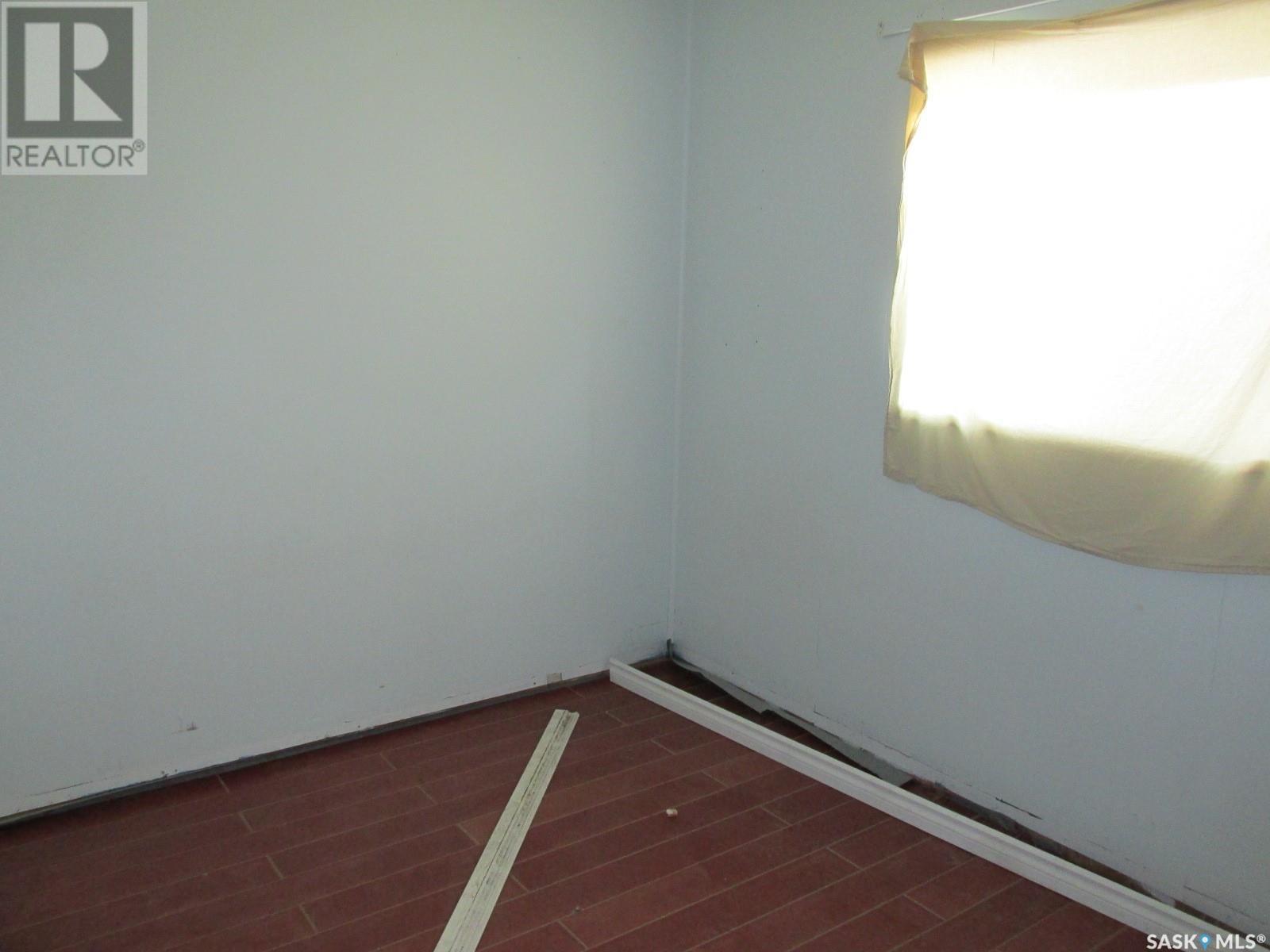 610 Nipawin Road E Property Photo 20