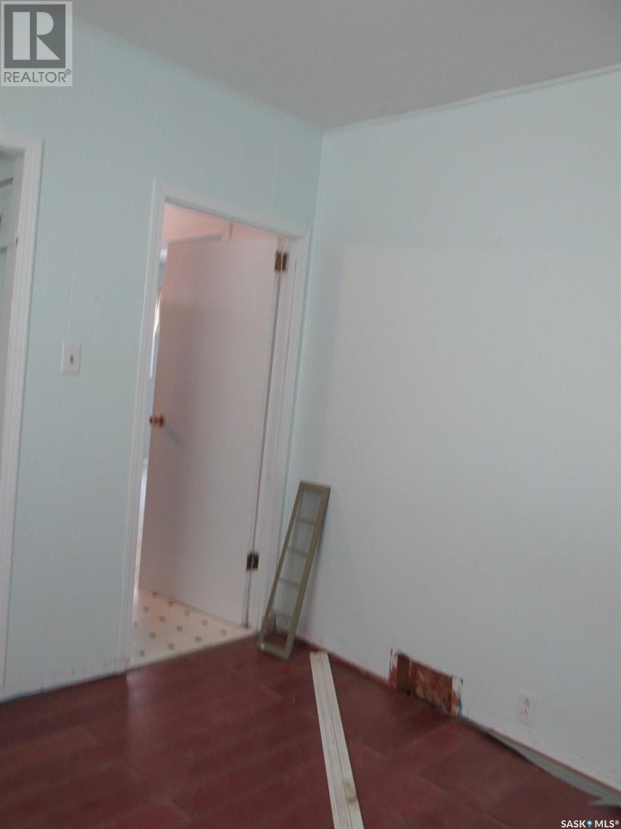 610 Nipawin Road E Property Photo 22