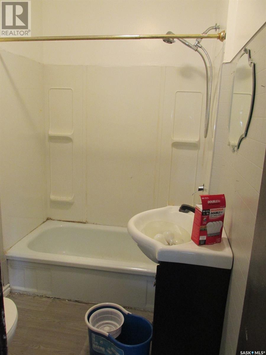 610 Nipawin Road E Property Photo 24