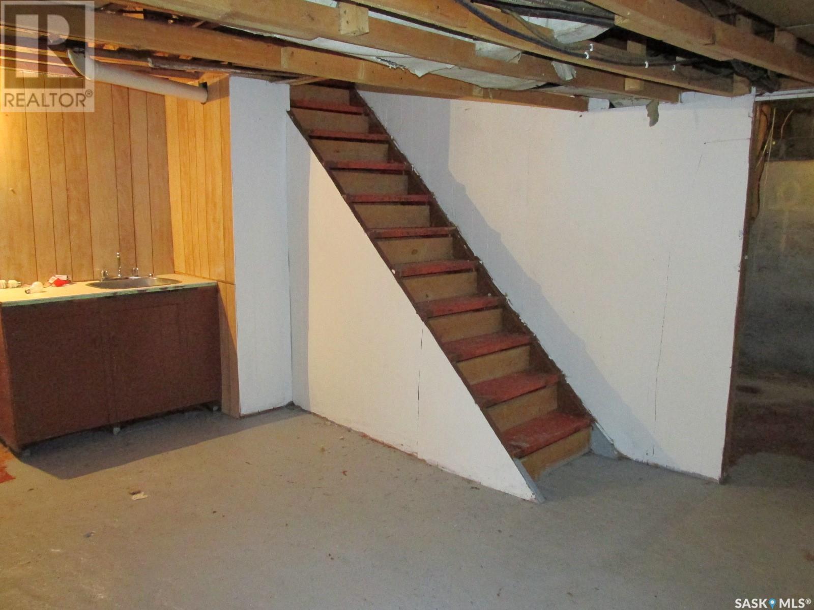 610 Nipawin Road E Property Photo 33