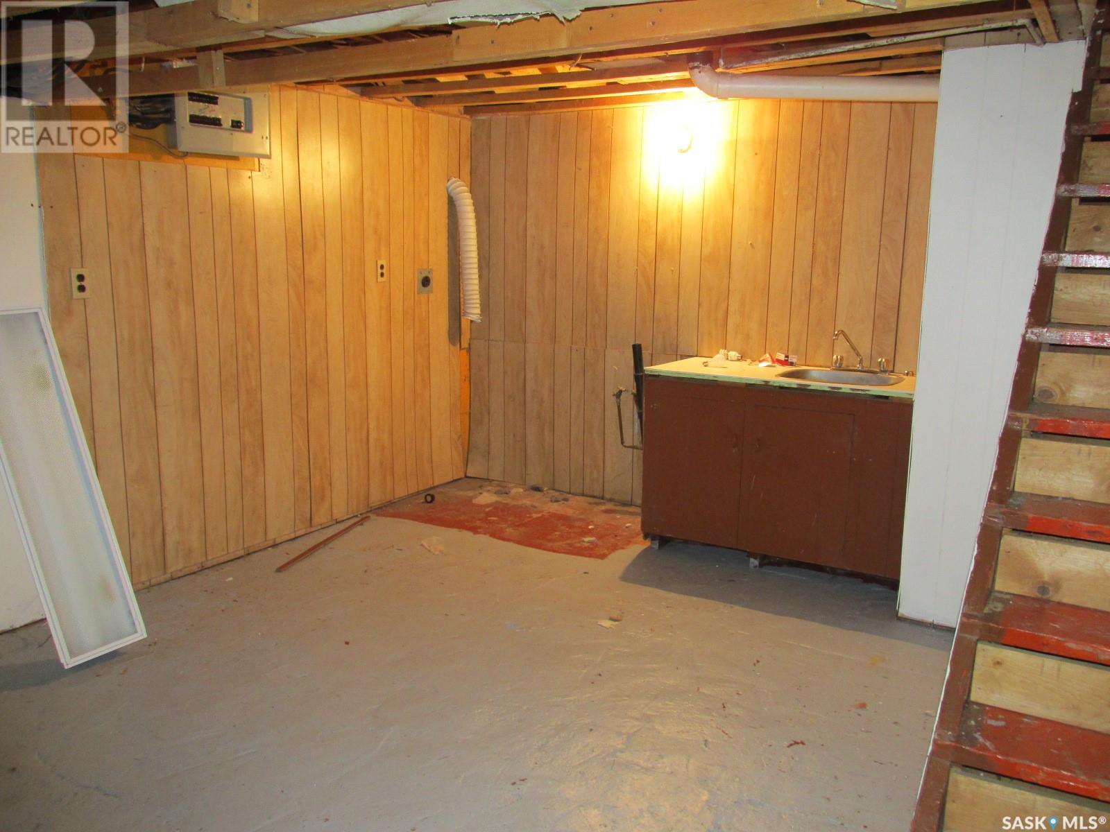 610 Nipawin Road E Property Photo 35