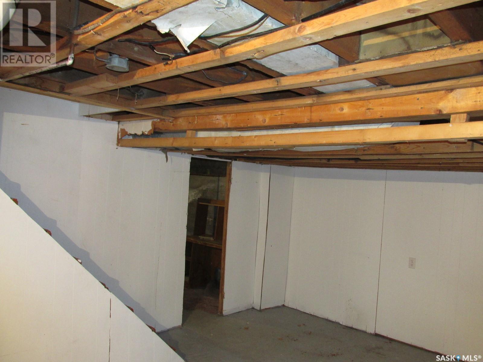 610 Nipawin Road E Property Photo 36