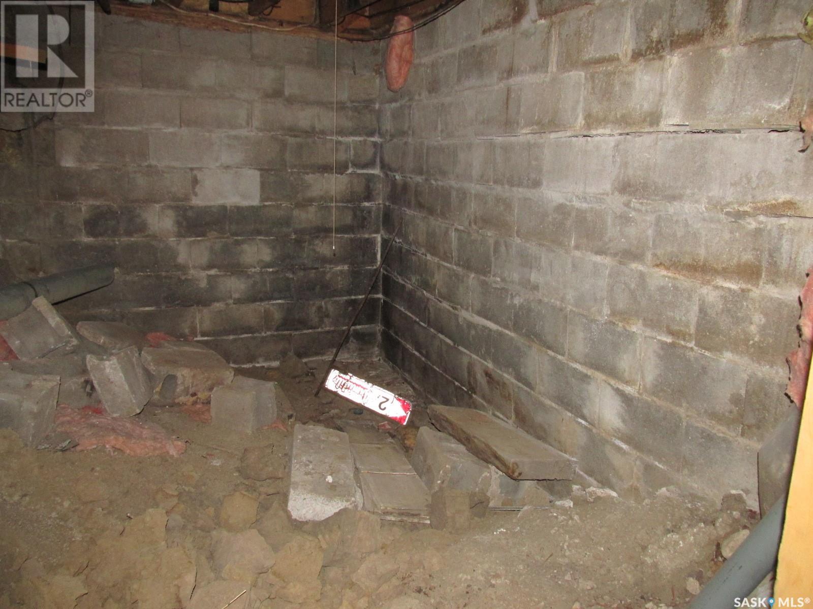 610 Nipawin Road E Property Photo 41