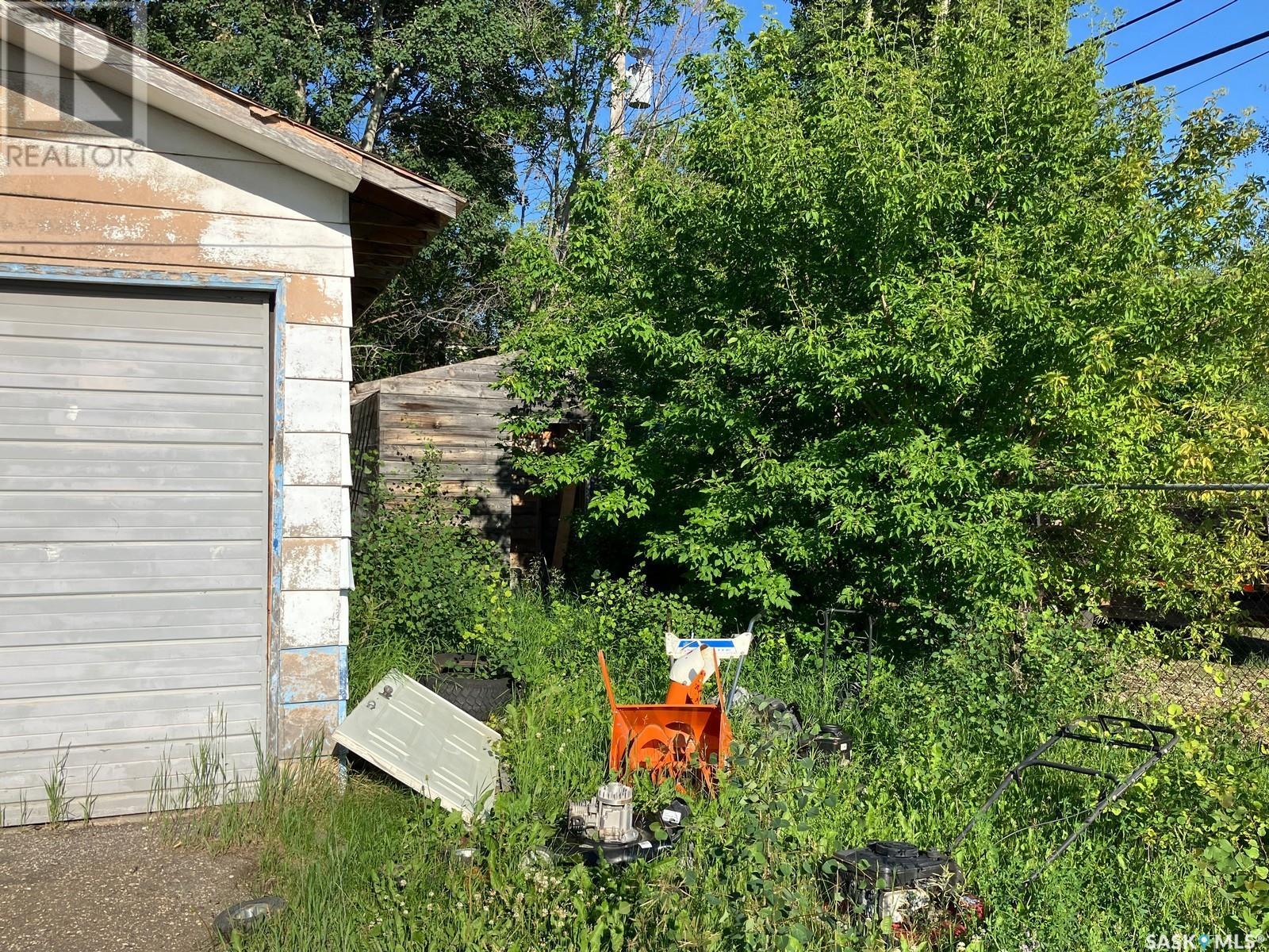 610 Nipawin Road E Property Photo 44