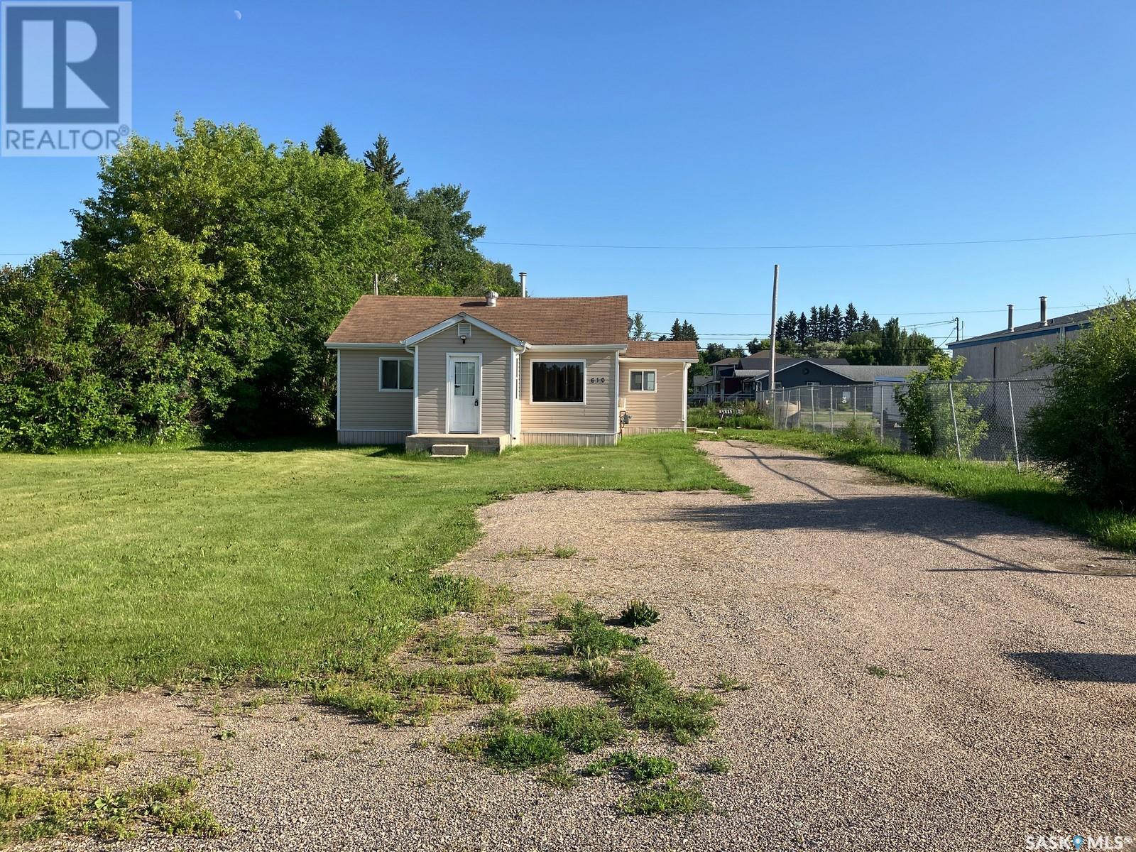 610 Nipawin Road E Property Photo 47