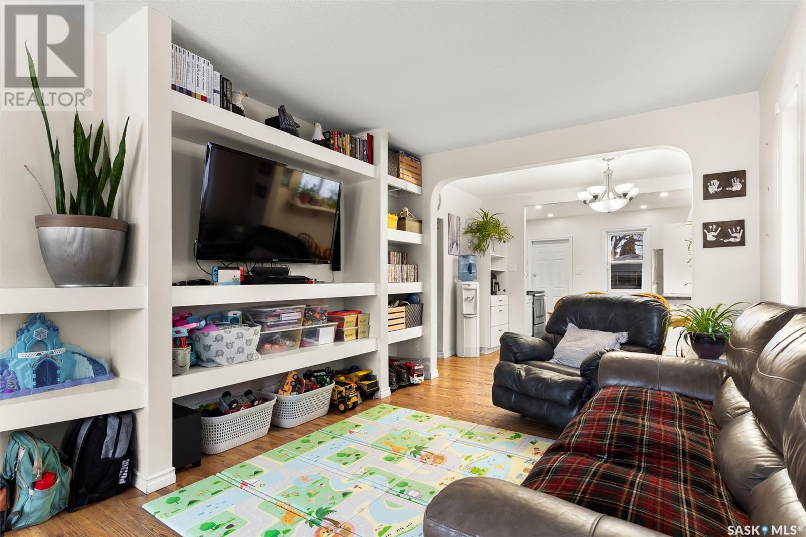 1271 Mctavish Street Property Photo 8
