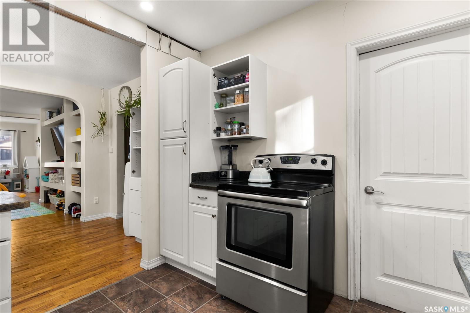 1271 Mctavish Street Property Photo 11