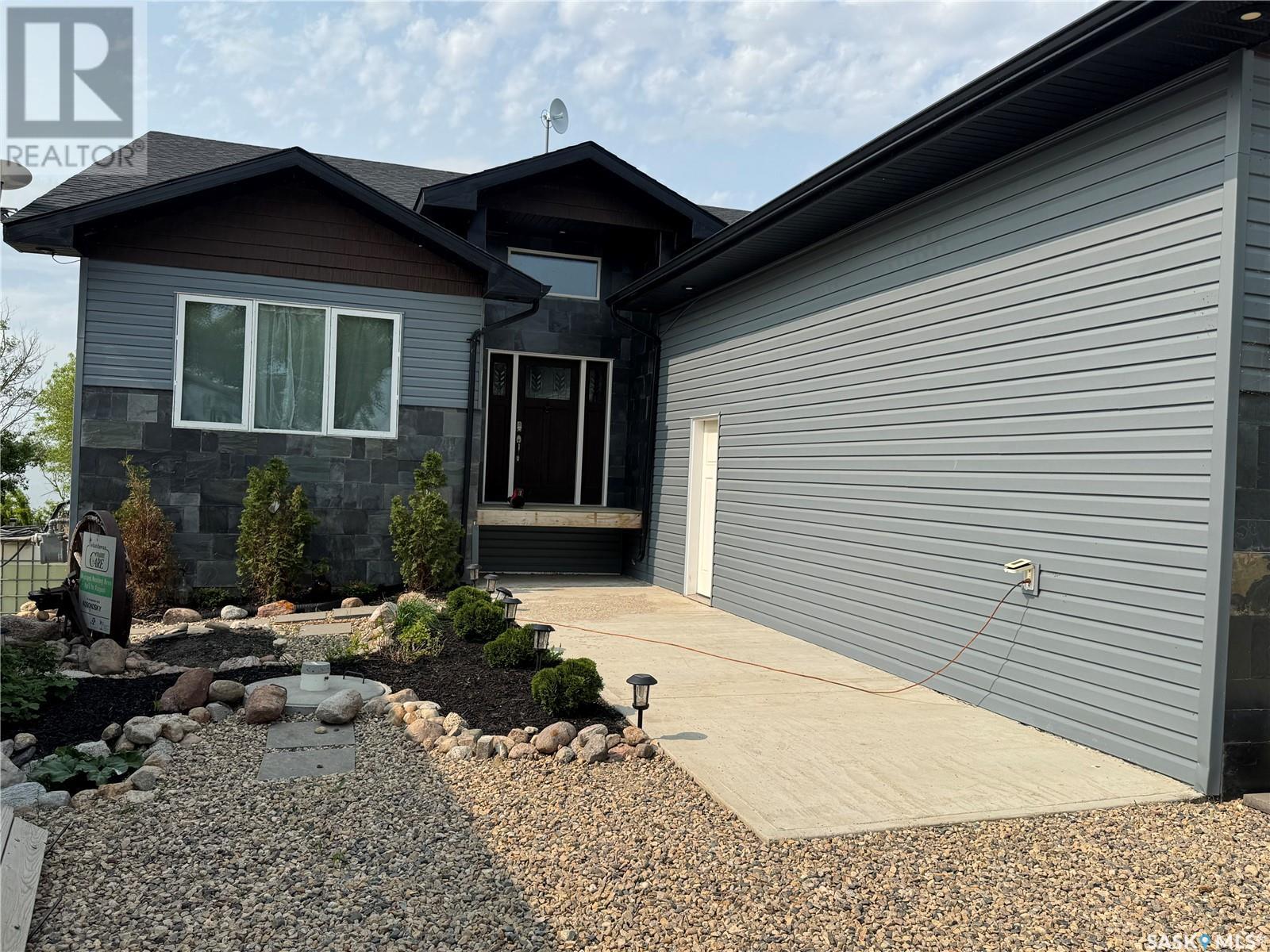7 Pape Drive Property Photo 2
