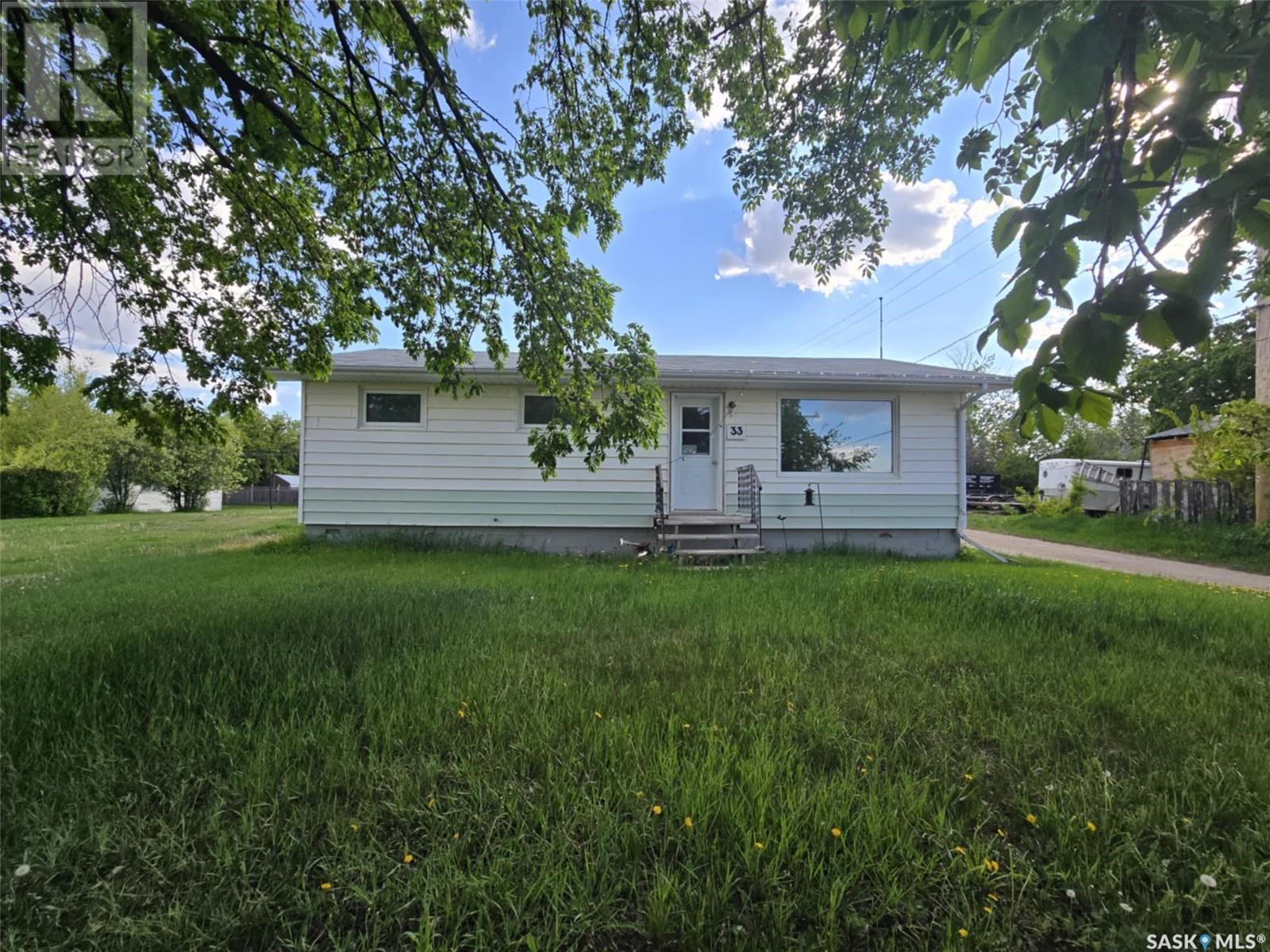 33 4th Avenue E Property Photo 1