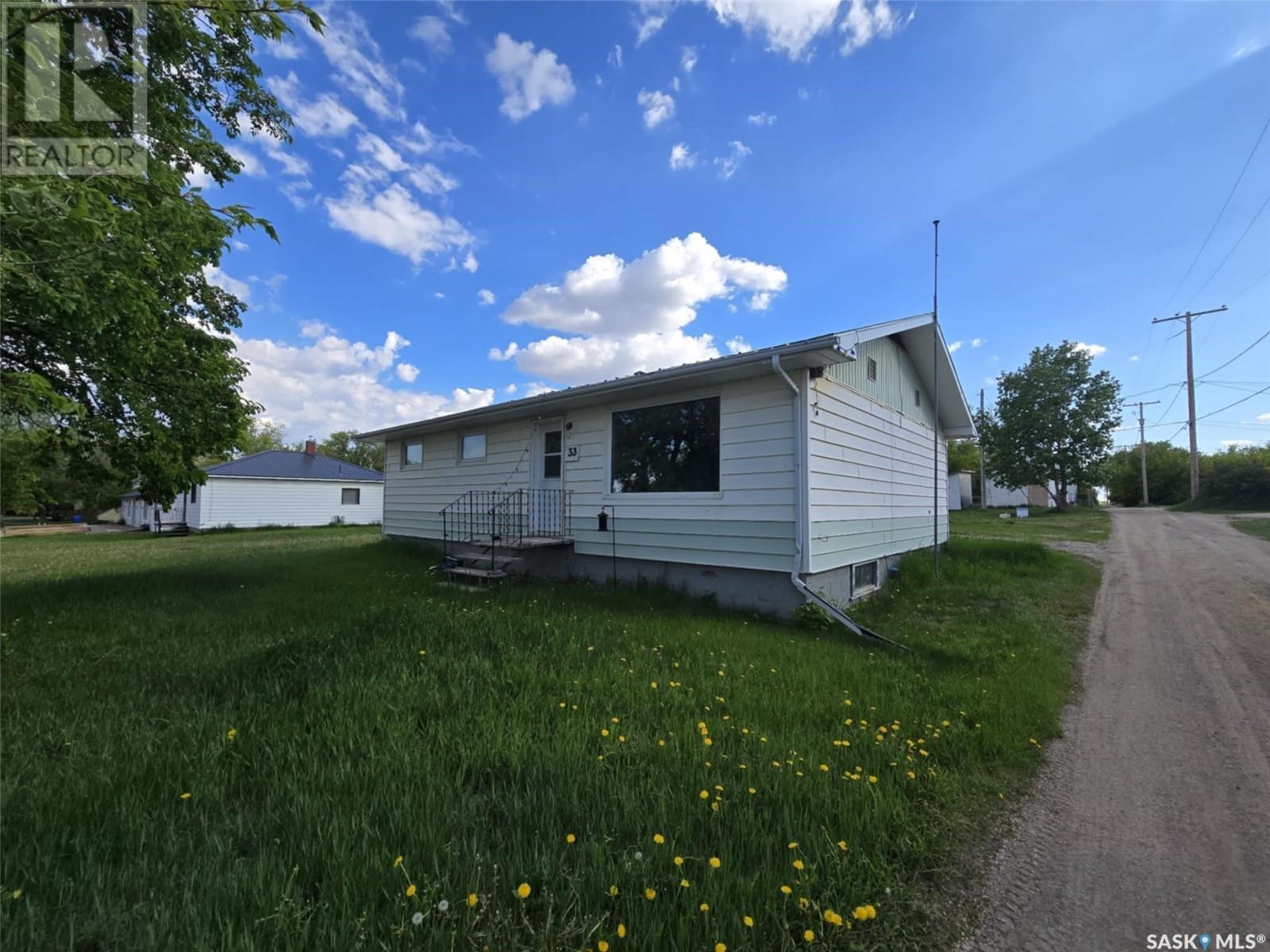 33 4th Avenue E Property Photo 2