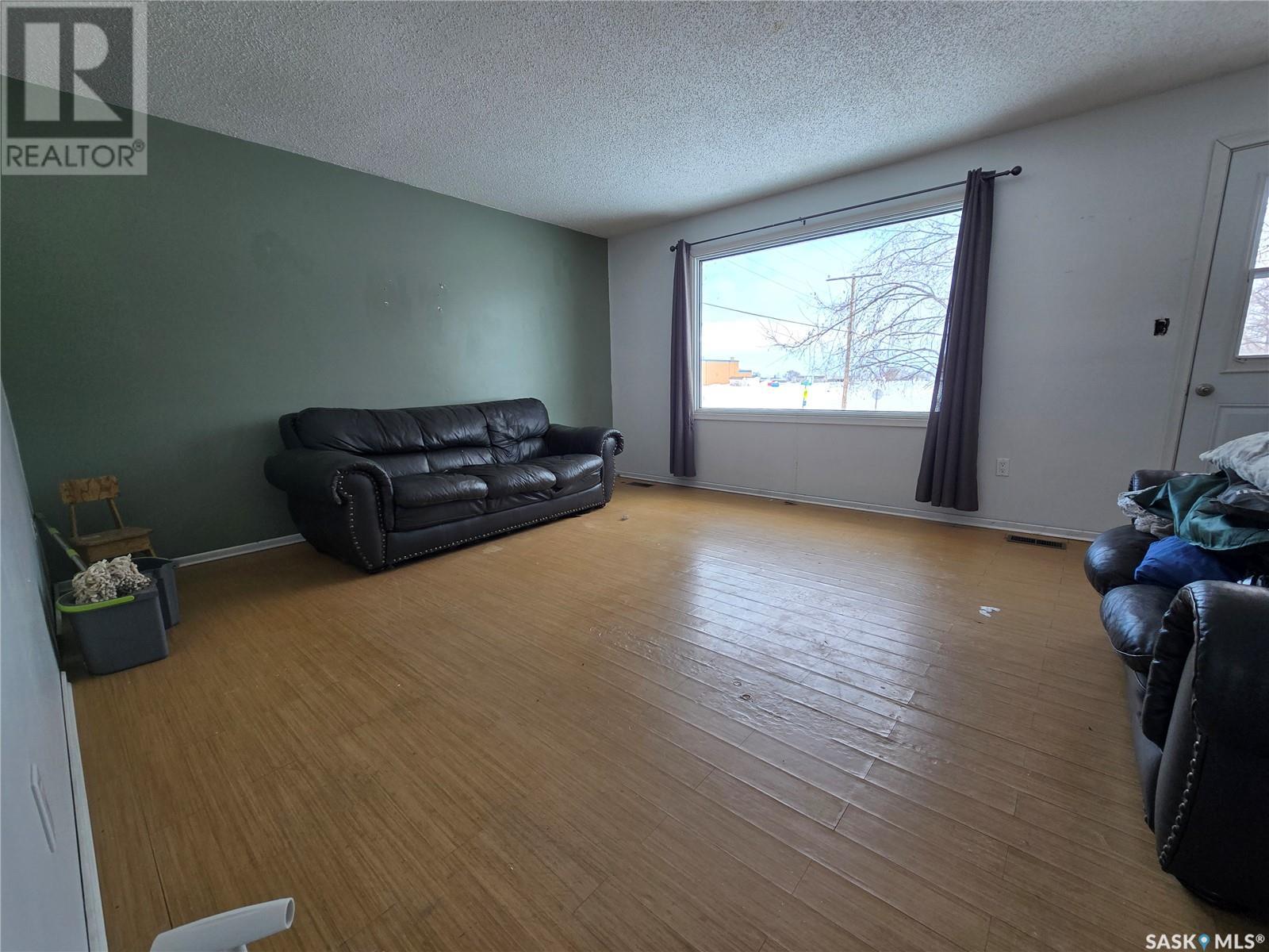 33 4th Avenue E Property Photo 6