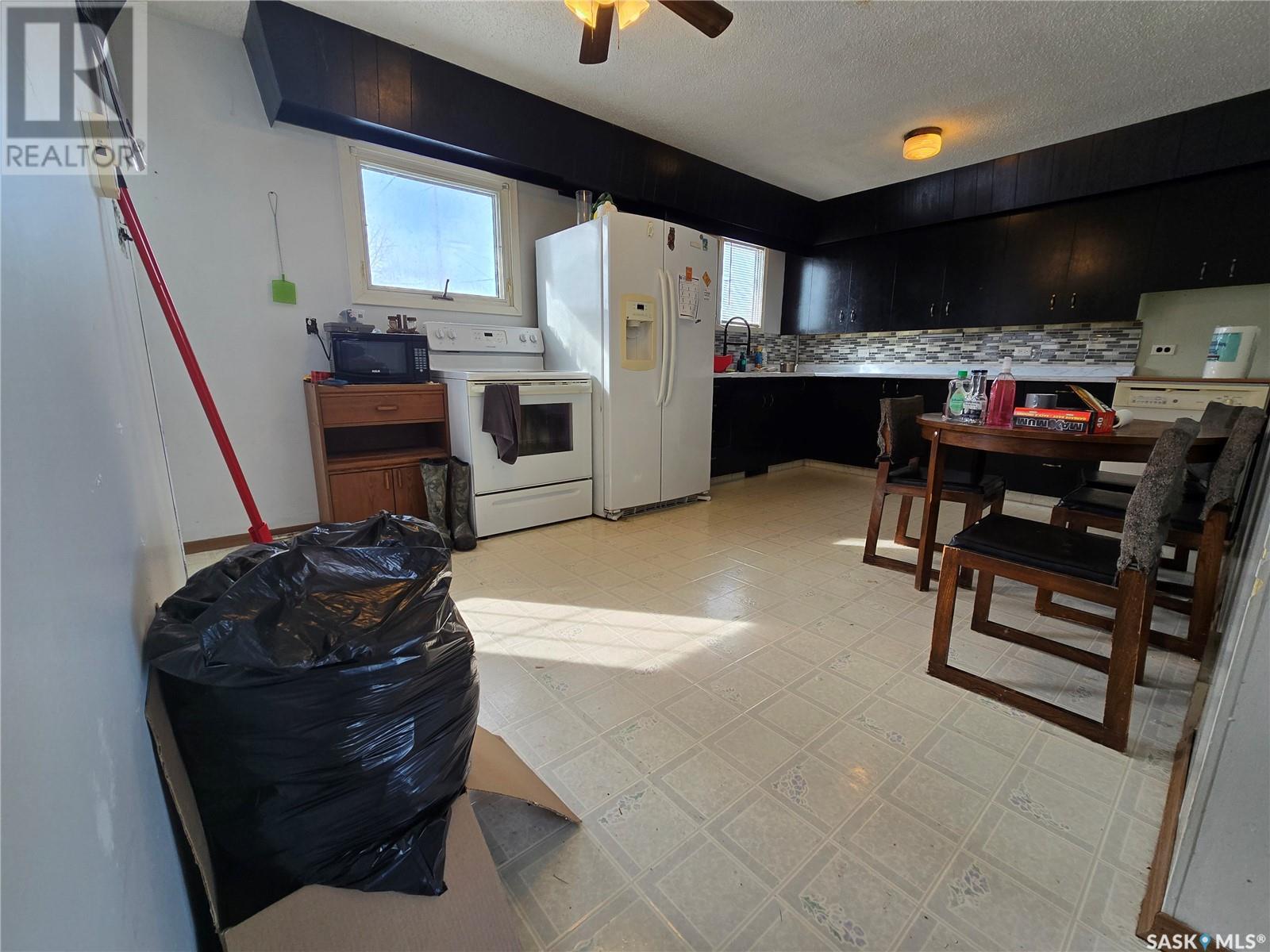 33 4th Avenue E Property Photo 8