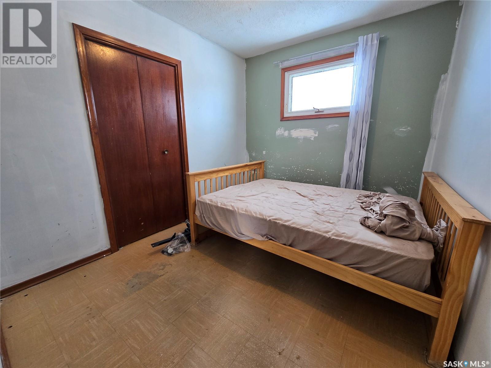 33 4th Avenue E Property Photo 16