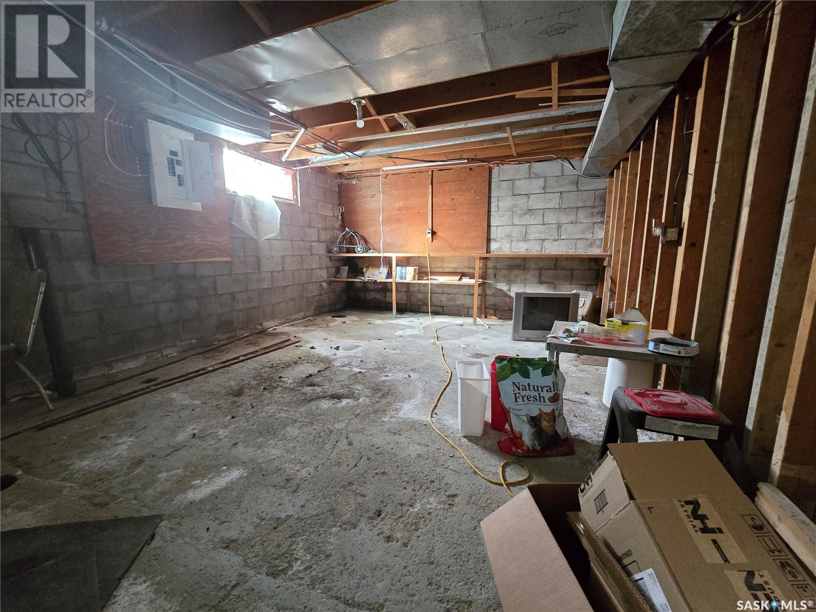 33 4th Avenue E Property Photo 22