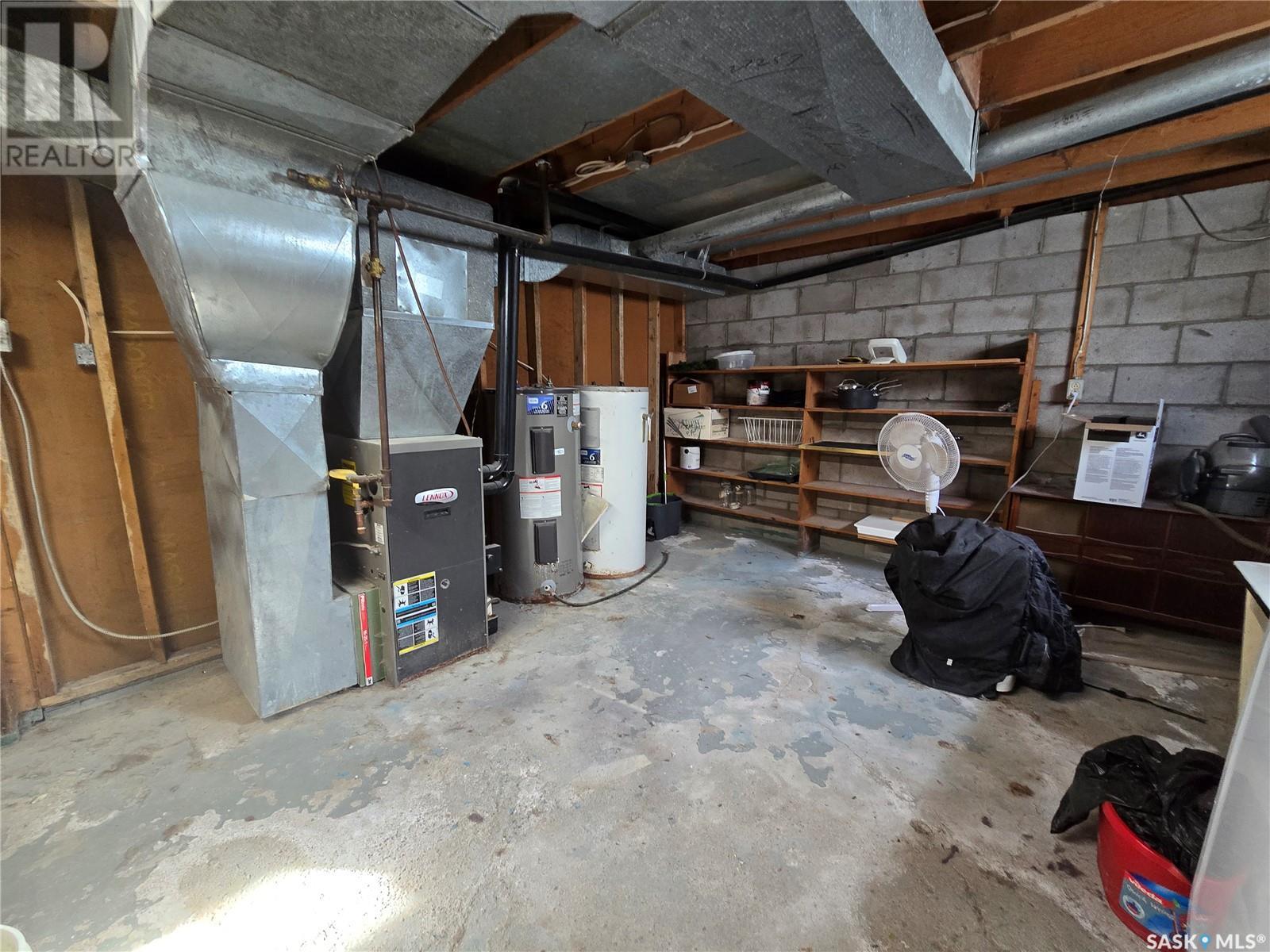 33 4th Avenue E Property Photo 26