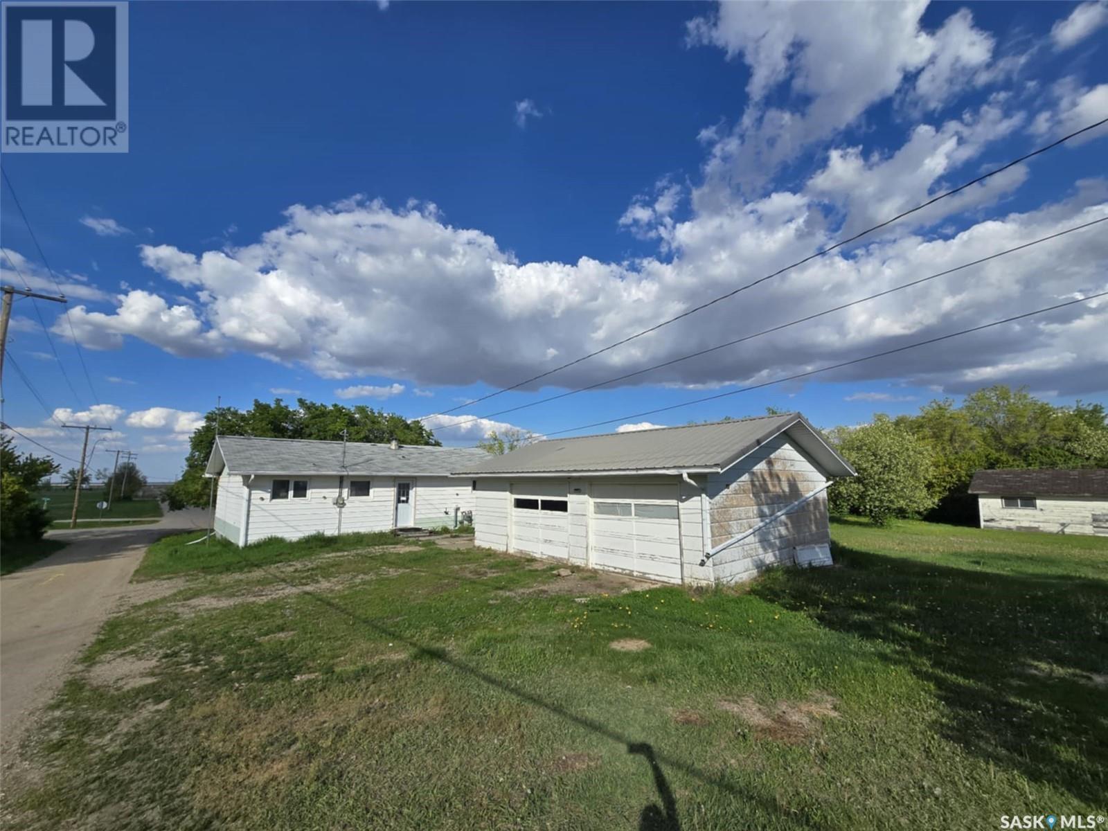 33 4th Avenue E Property Photo 35