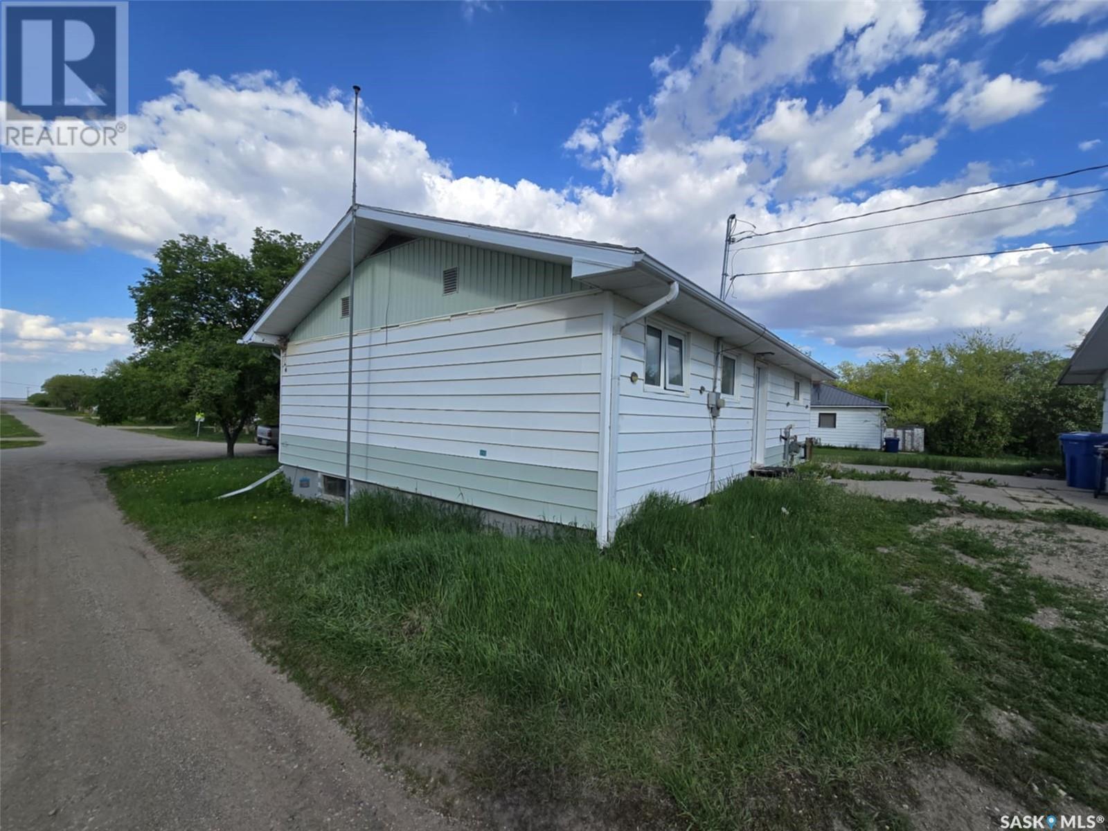 33 4th Avenue E Property Photo 37
