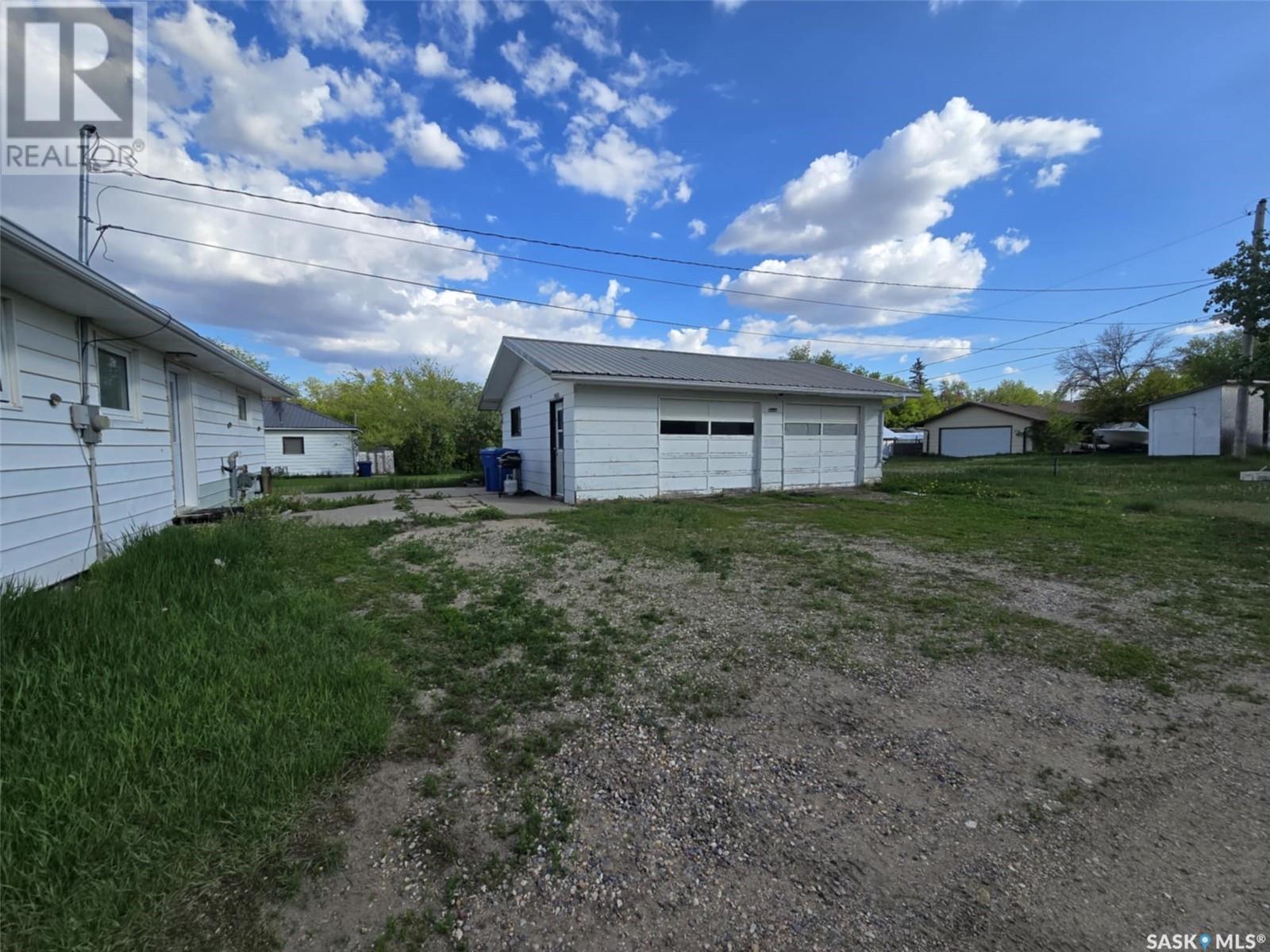 33 4th Avenue E Property Photo 38