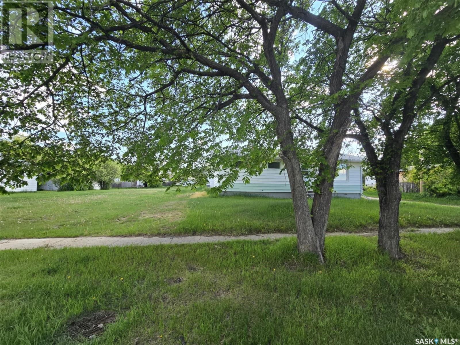 33 4th Avenue E Property Photo 40