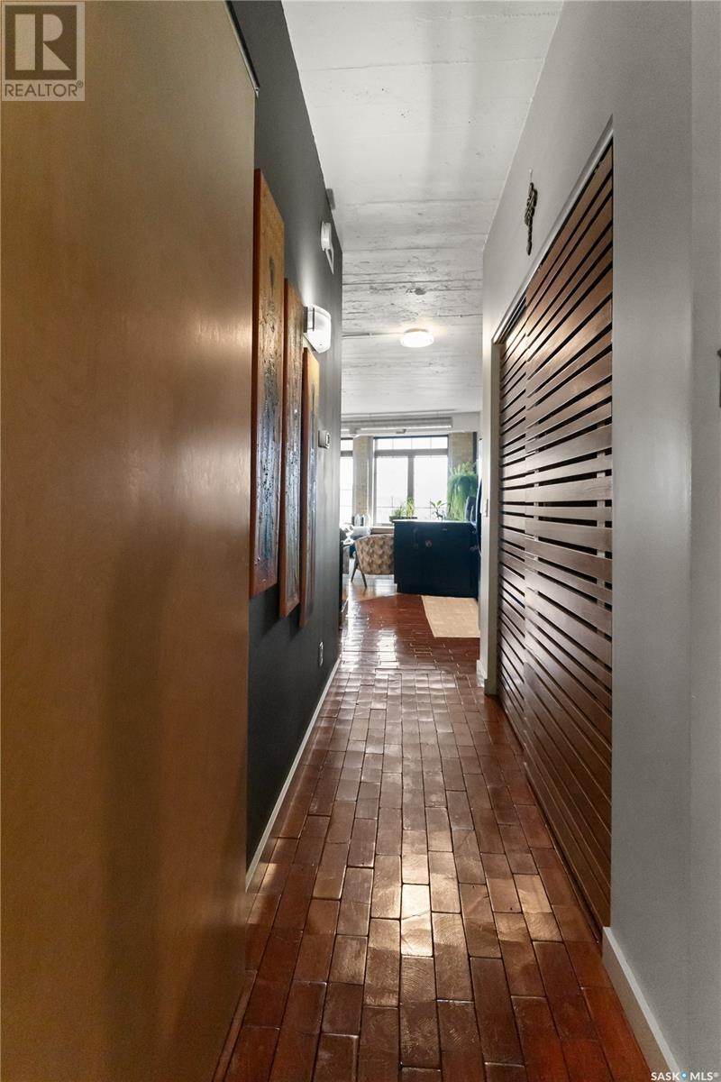 404 12 23rd Street E Property Photo 3