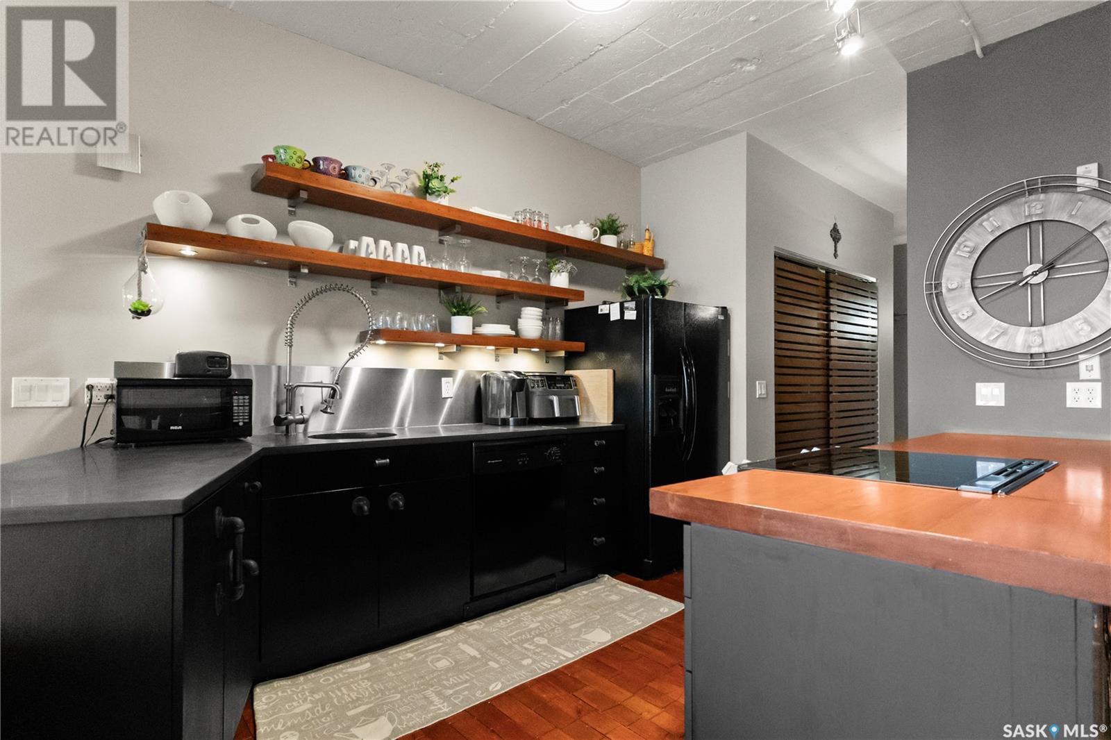 404 12 23rd Street E Property Photo 6