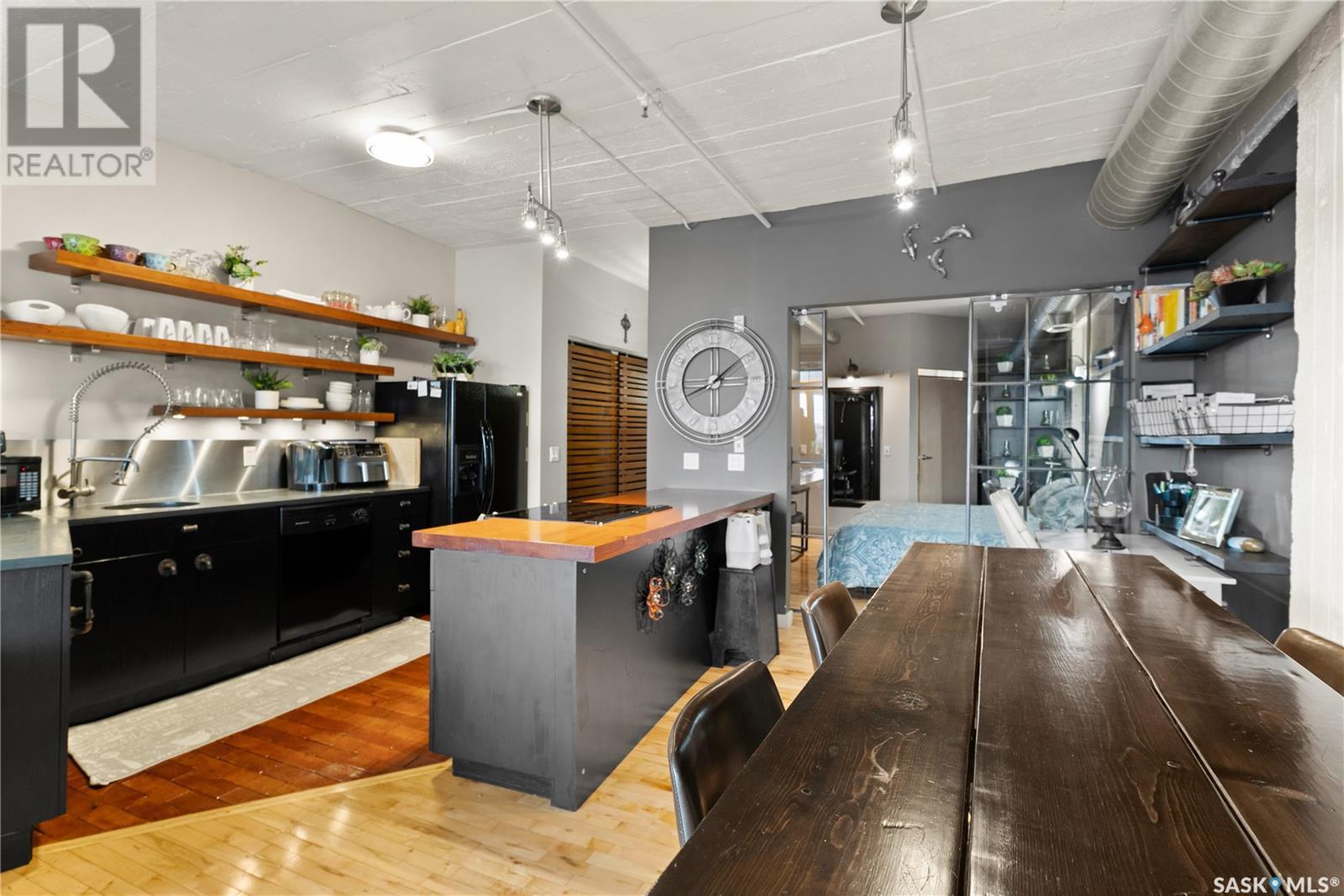 404 12 23rd Street E Property Photo 8