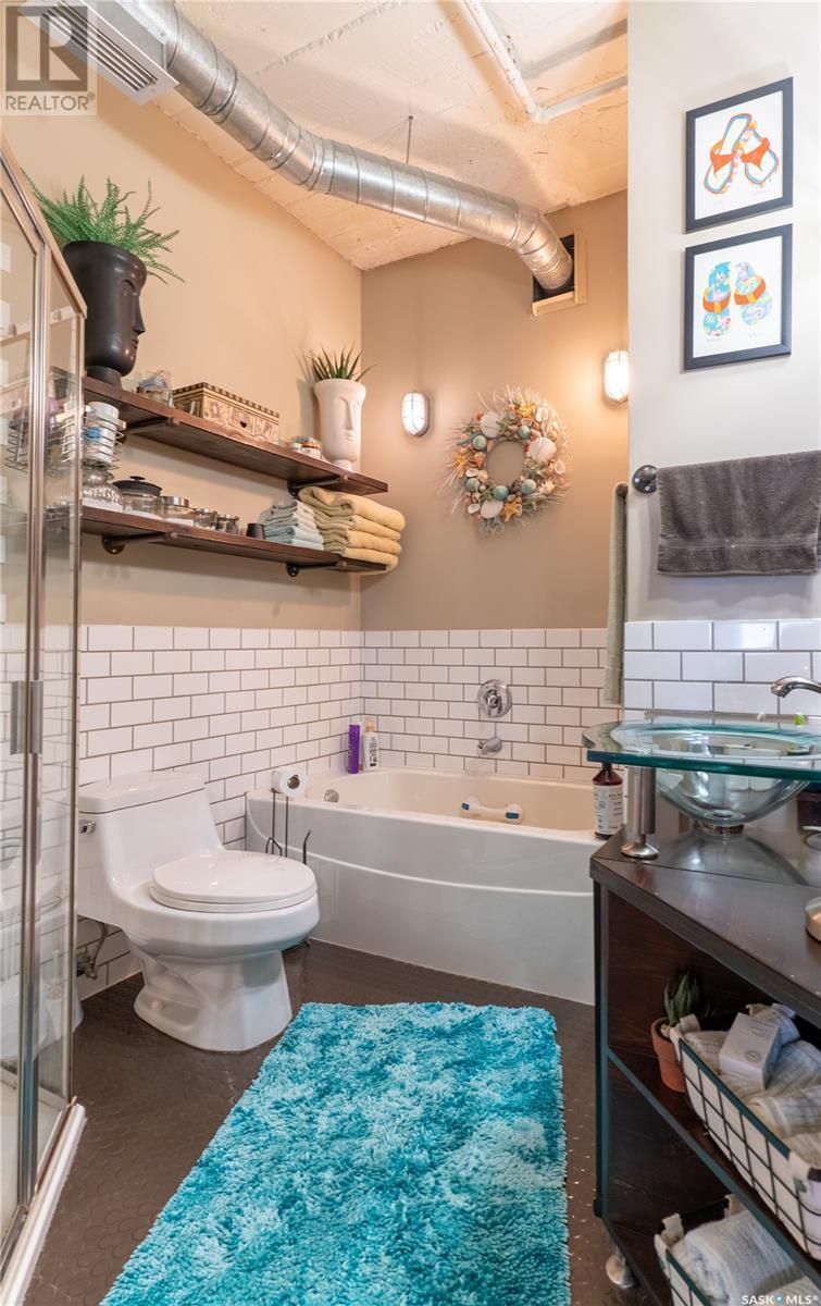 404 12 23rd Street E Property Photo 12