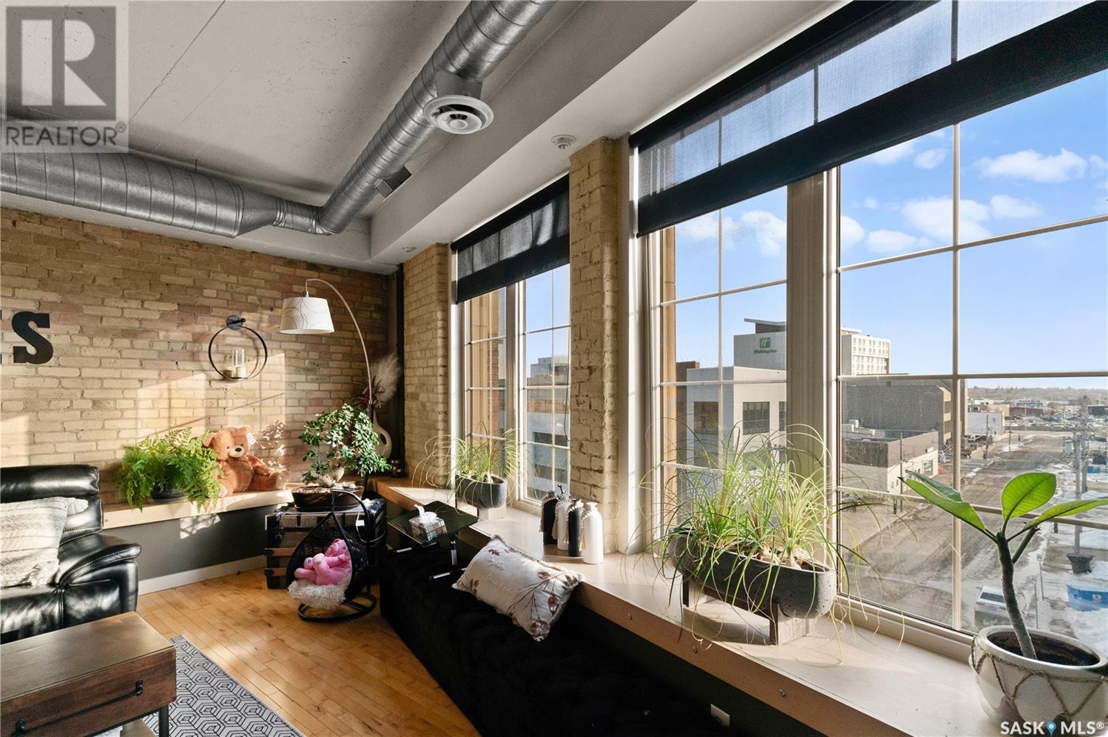 404 12 23rd Street E Property Photo 18